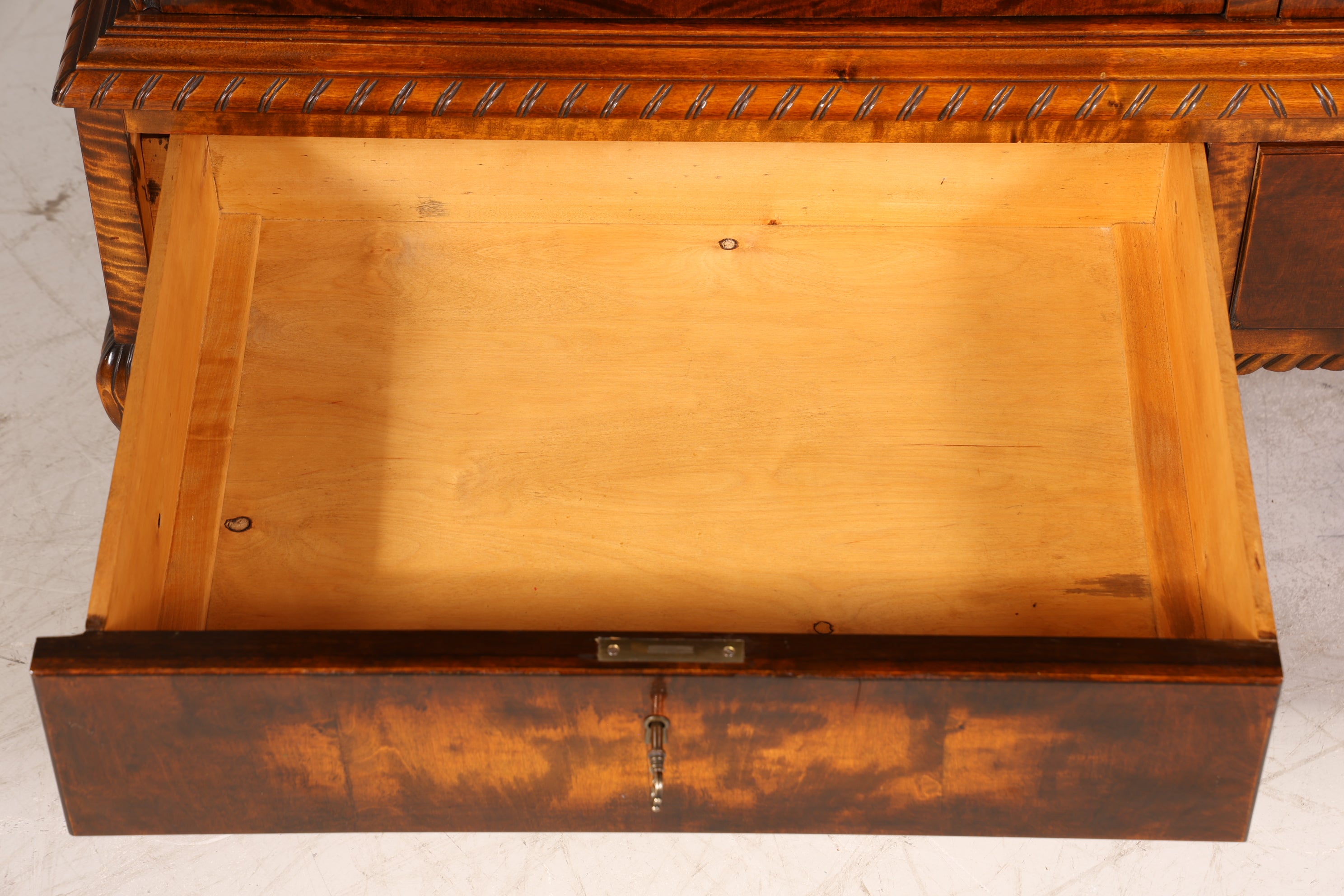 Traumhafter Chippendale Schrank Barock Stil Vertiko Highboard Antik 50s 60s Kommode