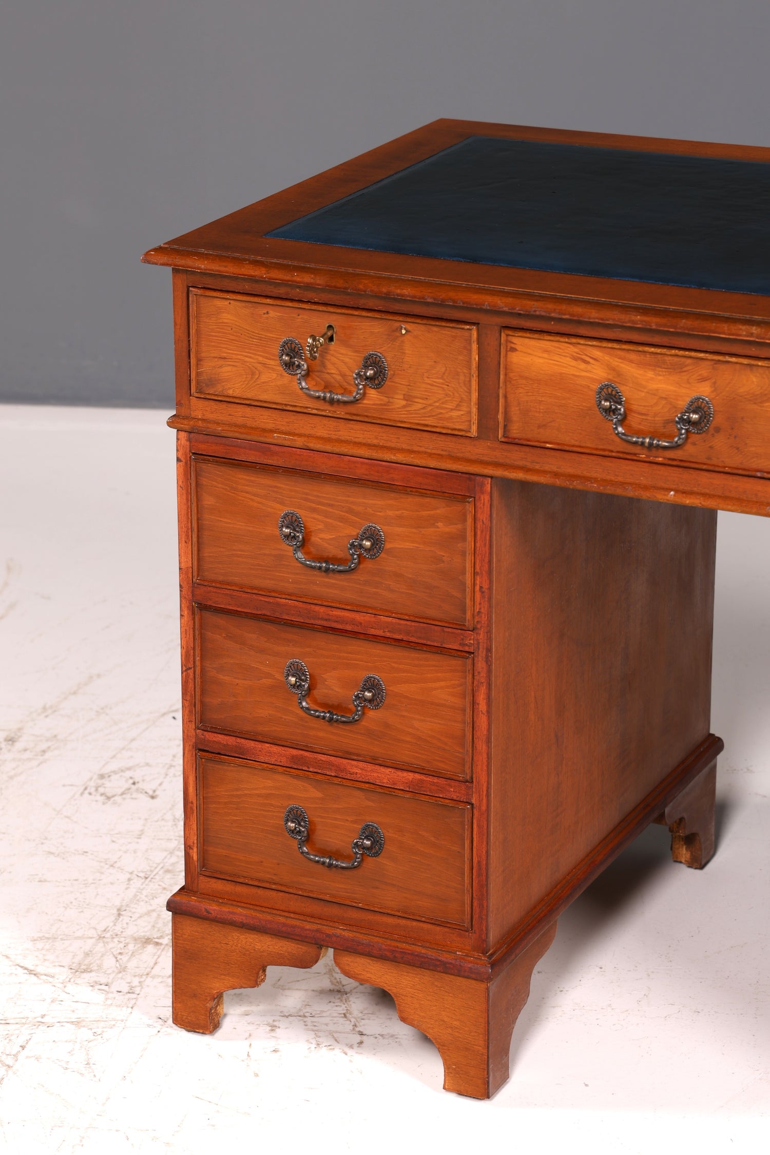 Beautiful English desk, cherry wood, genuine leather inlay, office desk, antique vintage