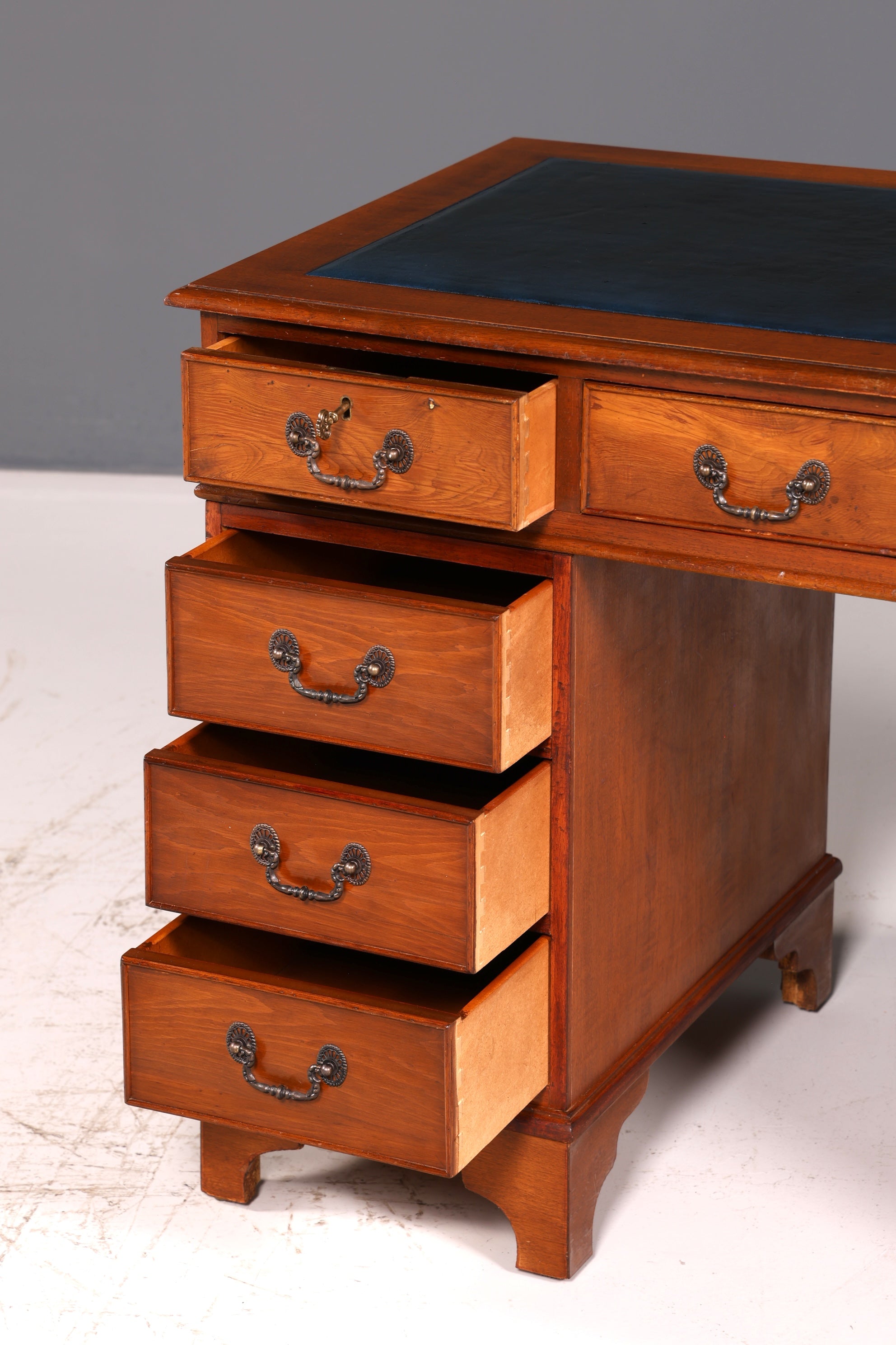 Beautiful English desk, cherry wood, genuine leather inlay, office desk, antique vintage