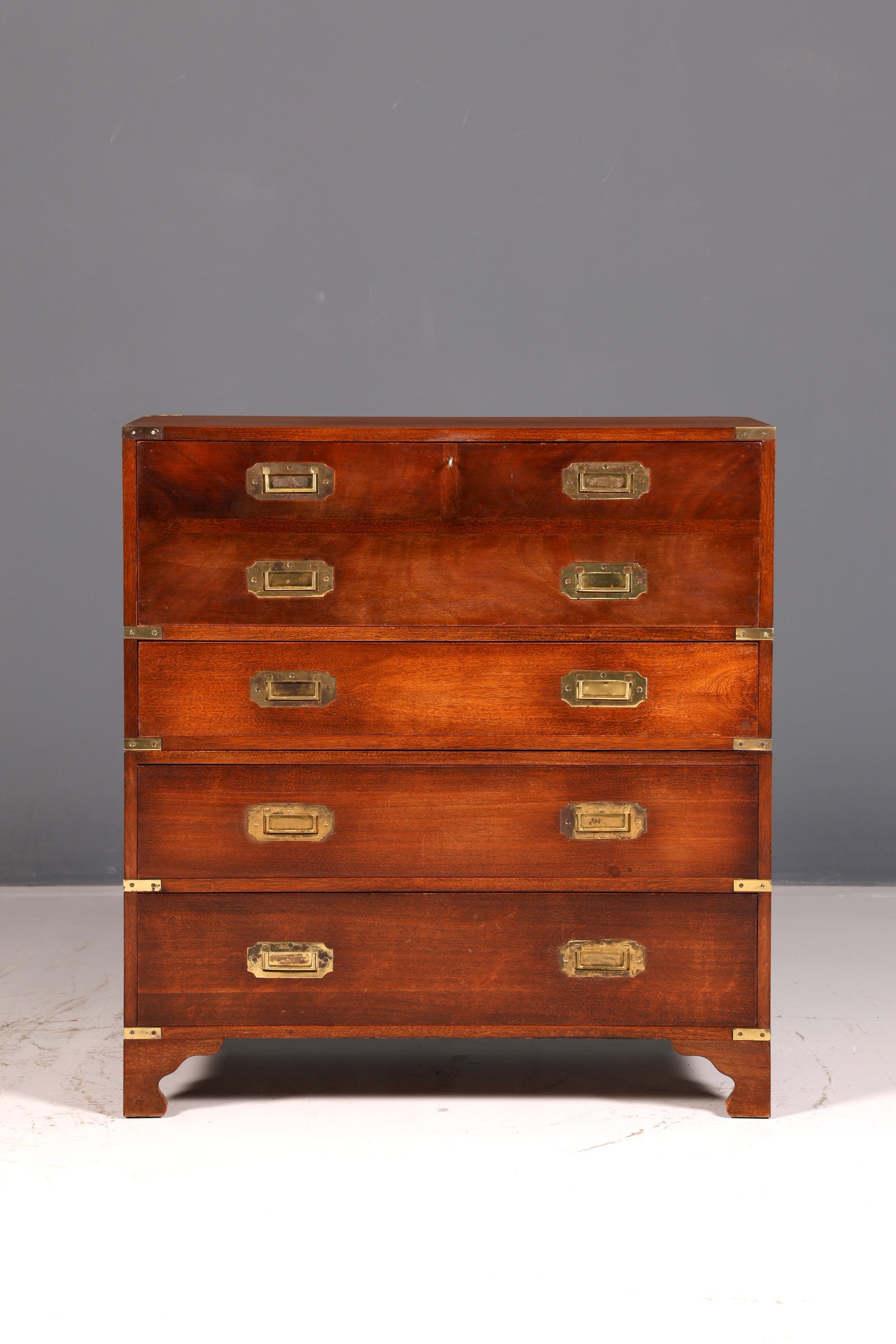 Magnifique secrétaire anglais maritime, commode-bureau avec sous-main en cuir véritable, bureau ancien vintage