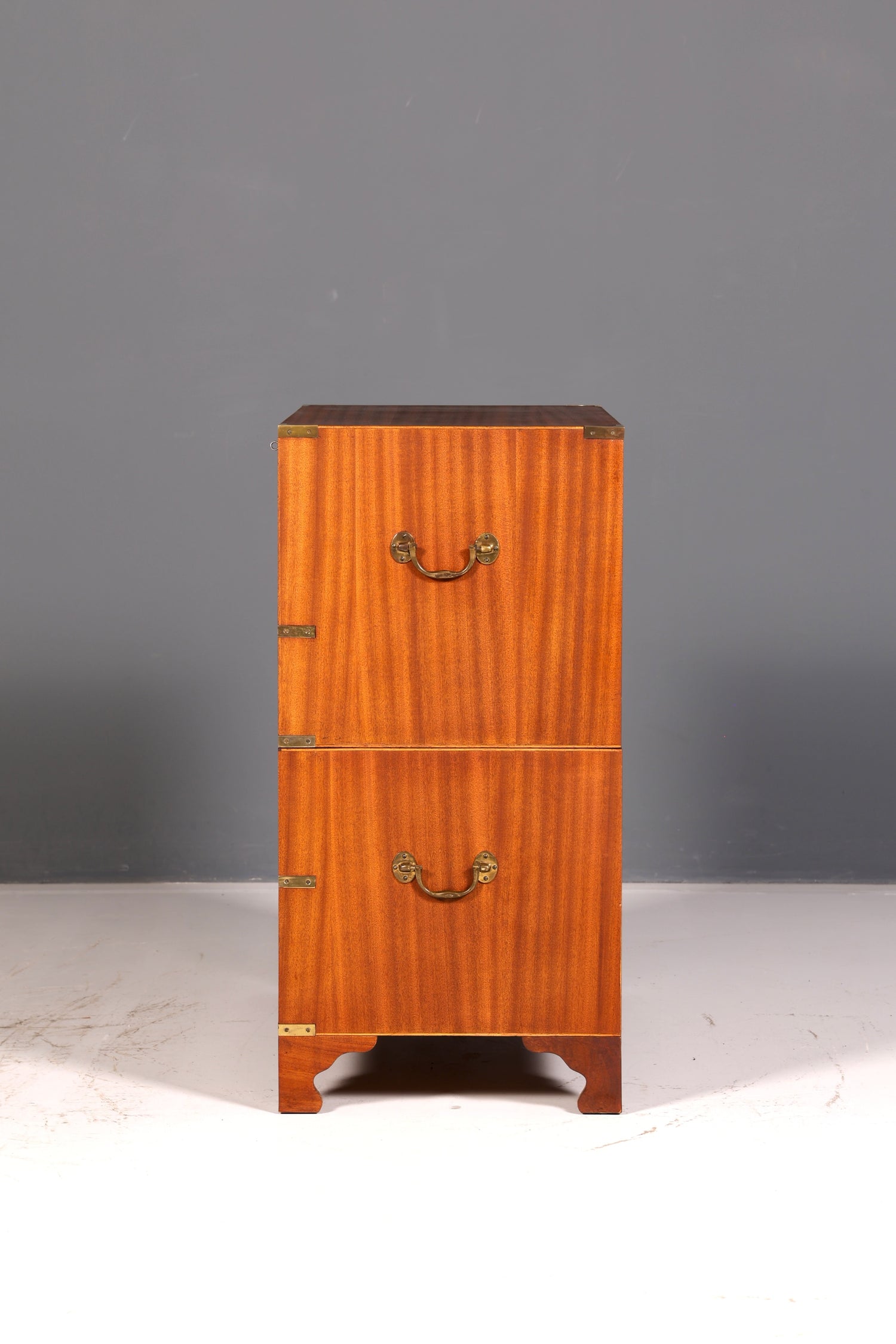 Magnifique secrétaire anglais maritime, commode-bureau avec sous-main en cuir véritable, bureau ancien vintage