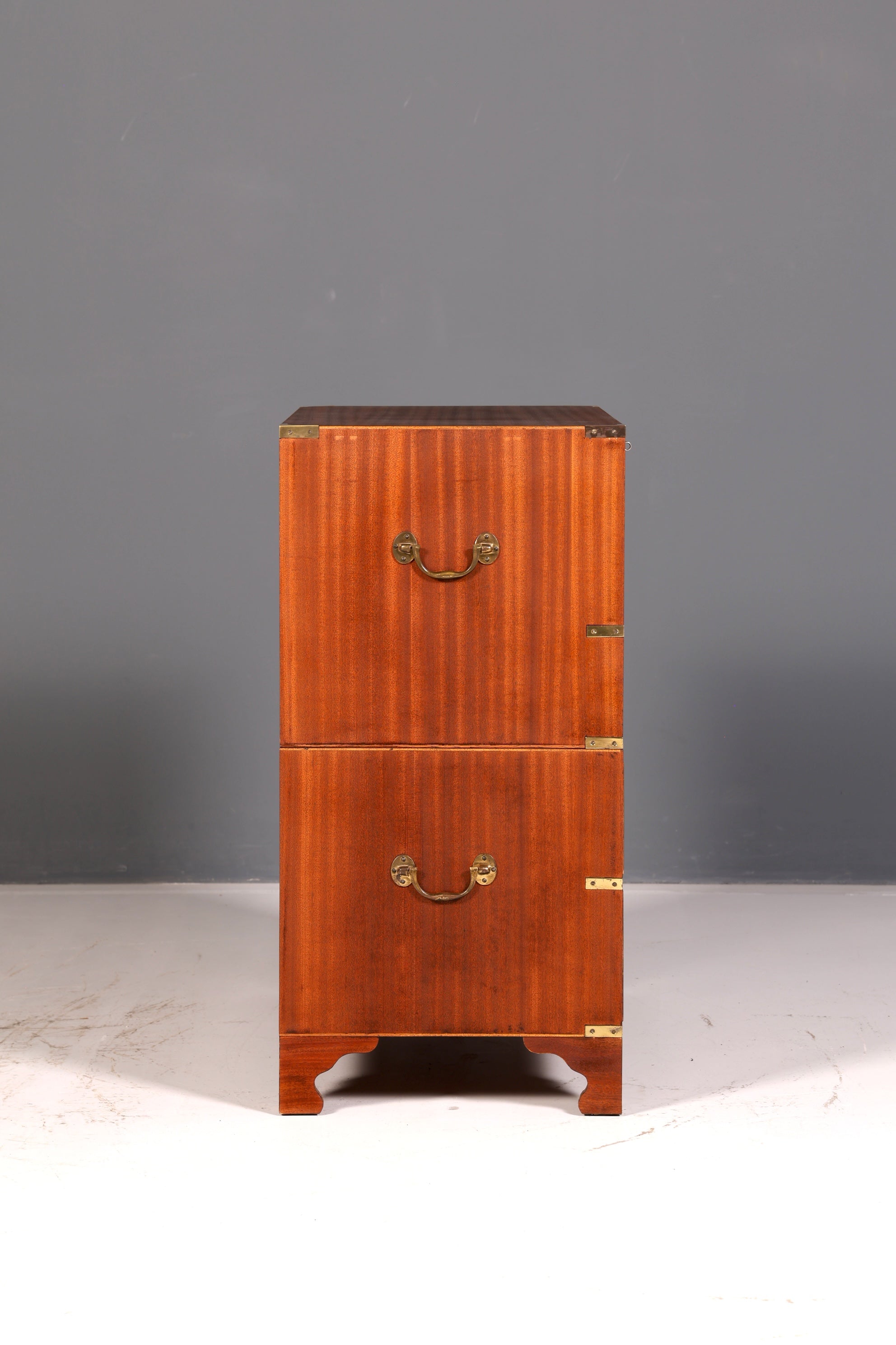 Magnifique secrétaire anglais maritime, commode-bureau avec sous-main en cuir véritable, bureau ancien vintage