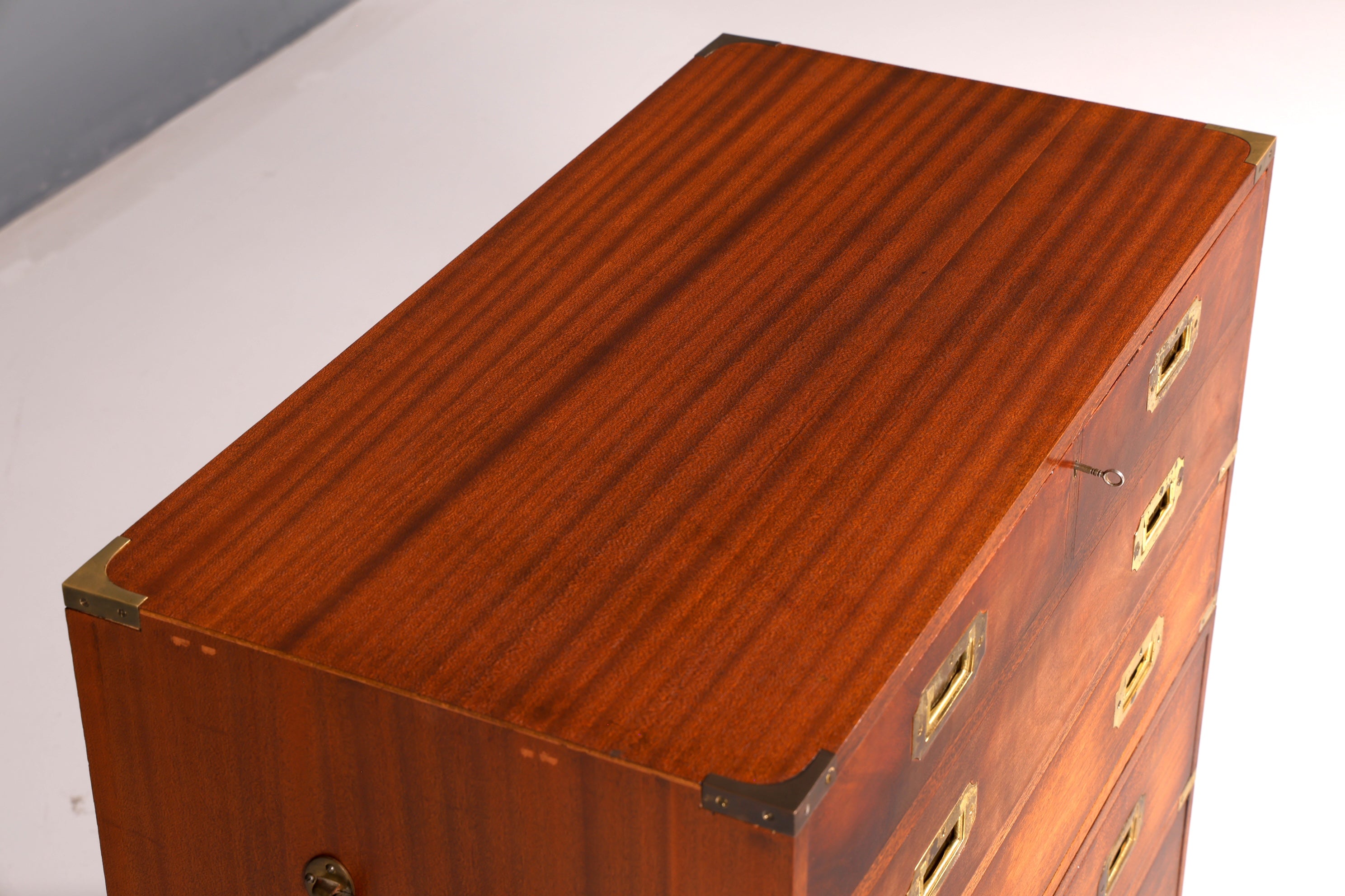 Magnifique secrétaire anglais maritime, commode-bureau avec sous-main en cuir véritable, bureau ancien vintage