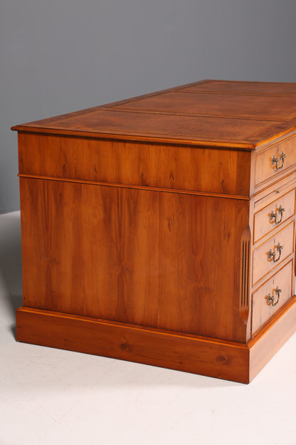 Bureau anglais de rêve, bureau en if anglais, plateau en cuir, bureau de style ancien