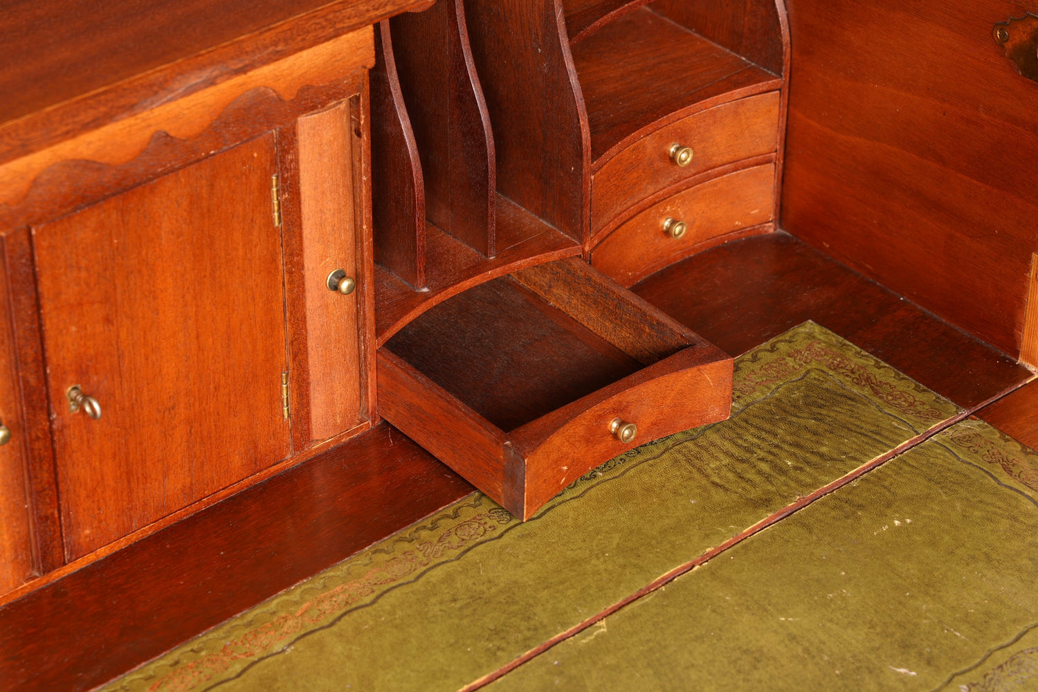 Magnifique secrétaire anglais maritime, commode-bureau avec sous-main en cuir véritable, bureau ancien vintage