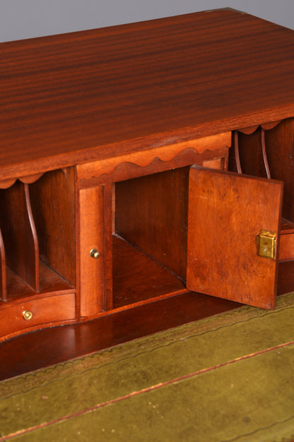 Magnifique secrétaire anglais maritime, commode-bureau avec sous-main en cuir véritable, bureau ancien vintage