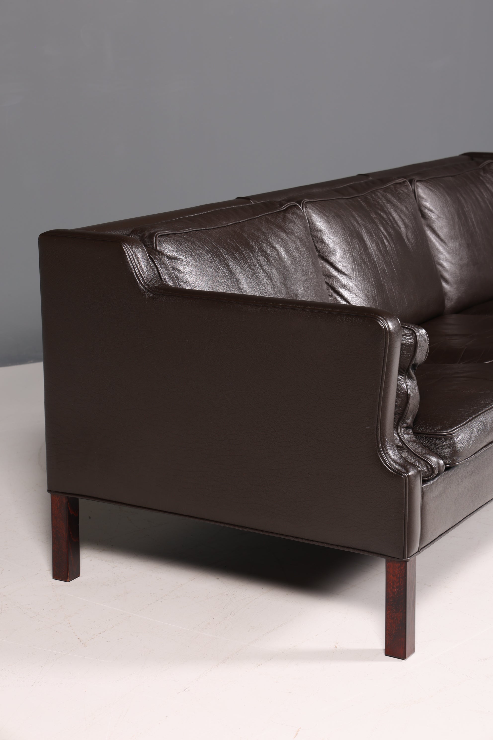 Magnifique canapé du designer Børge Mogensen, 3 places, canapé en cuir véritable, modèle 2213, fabriqué au Danemark.