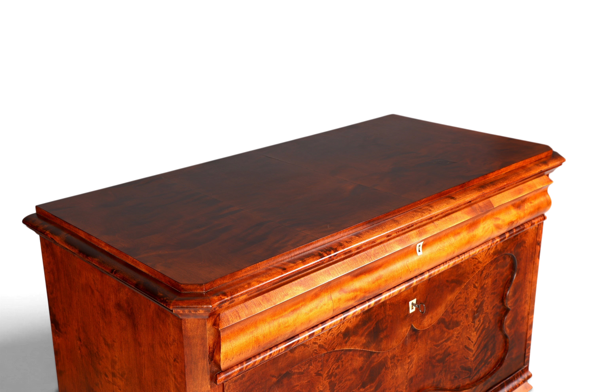 Hauptstadt Möblerei antiker Biedermeier Sekretär aus Echtholz mit edler Maserung und klassischem Louis-Philippe-Design