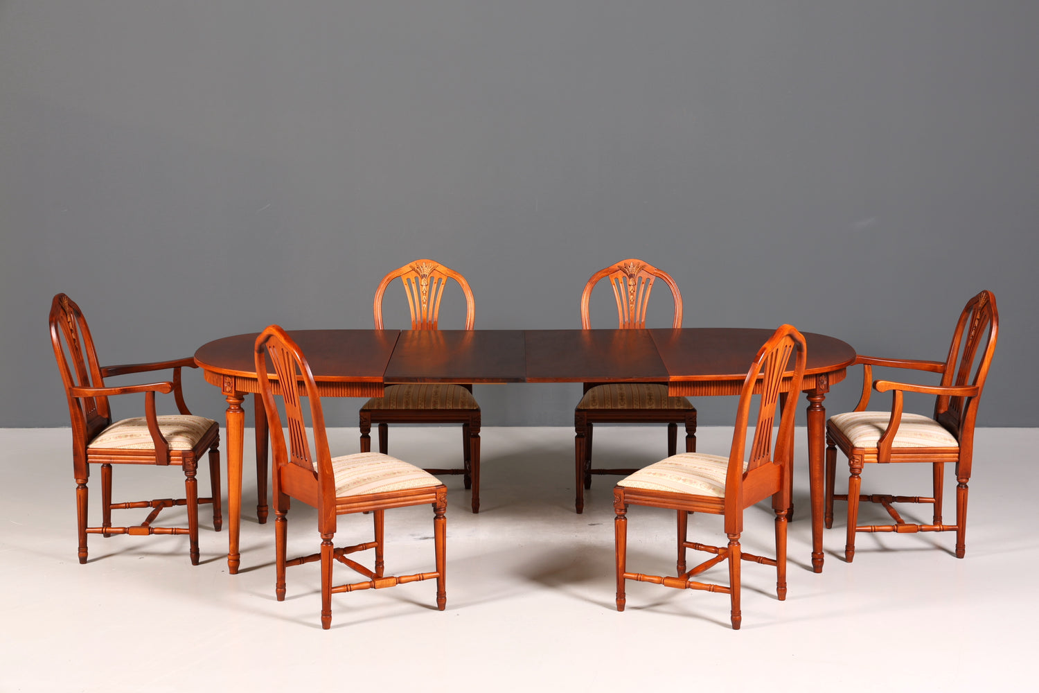 Wunderschöner Tisch im Gustavianischer Stil Küchentisch ausziehbar Antik Stil Esszimmer Tisch