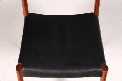 Ensemble de 4 chaises de cuisine rétro en palissandre, style Mid-Century, avec revêtement en cuir véritable et design danois.
