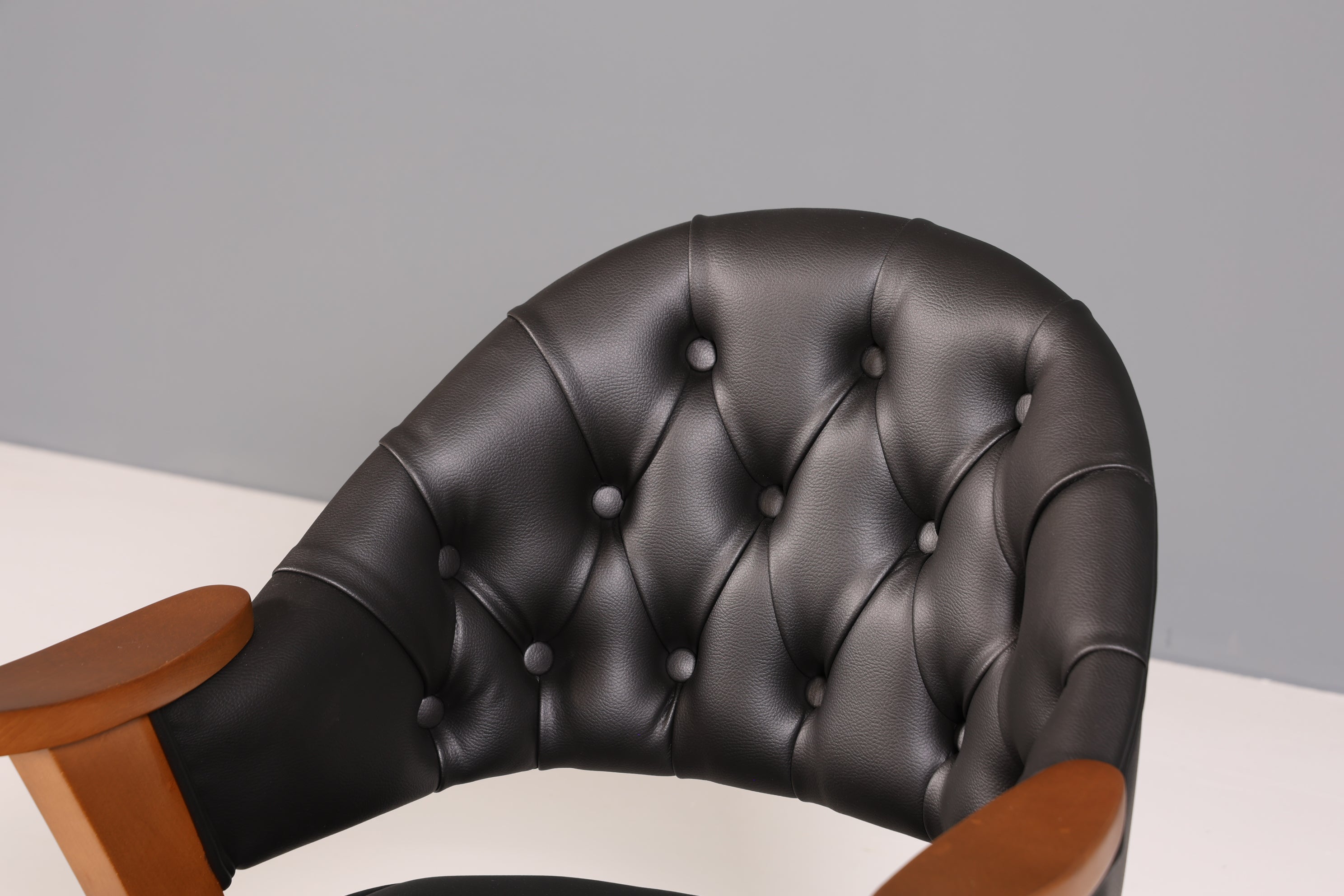 Luxuriöser "Manchester Black" Stuhl Chesterfield Stil  Bürostuhl Esszimmerstuhl Lounge Stuhl