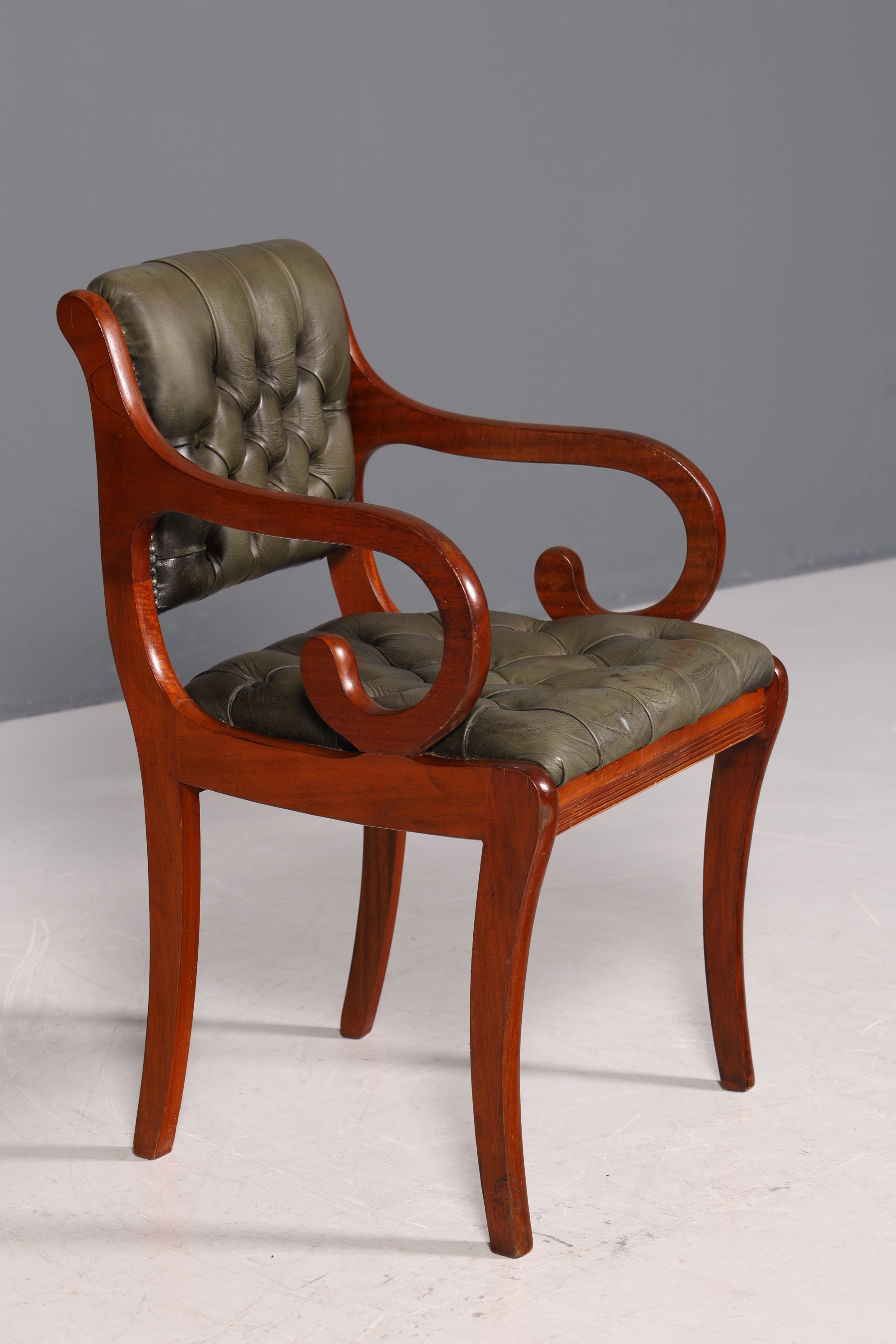 Fauteuil Chesterfield original Canterbury, chaise de cuisine anglaise, chaise secrétaire, chaise en cuir véritable