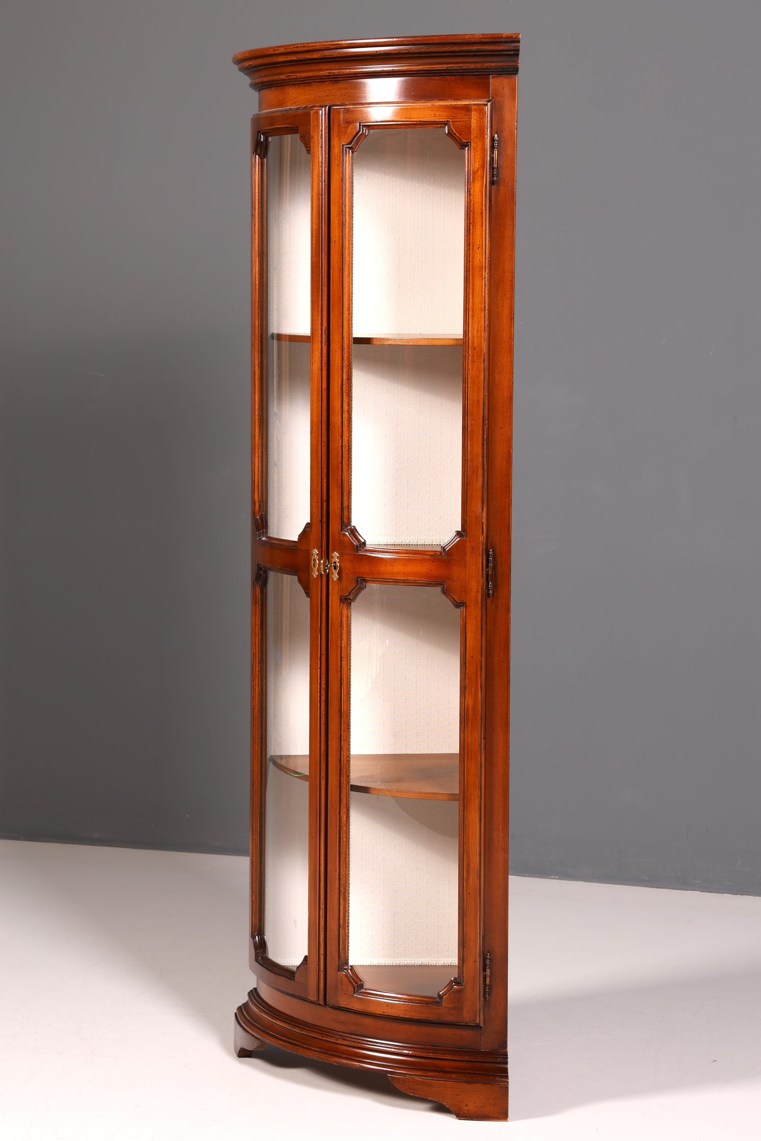 Wunderschöne Original Selva Eckvitrine Antik Stil Vitrine Schrank Geschirrschrank Glasvitrine