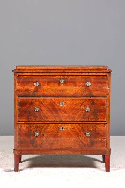 Traumhafte Louis Philippe Kommode Nussbaum Gründerzeit Schubladenkommode um 1890