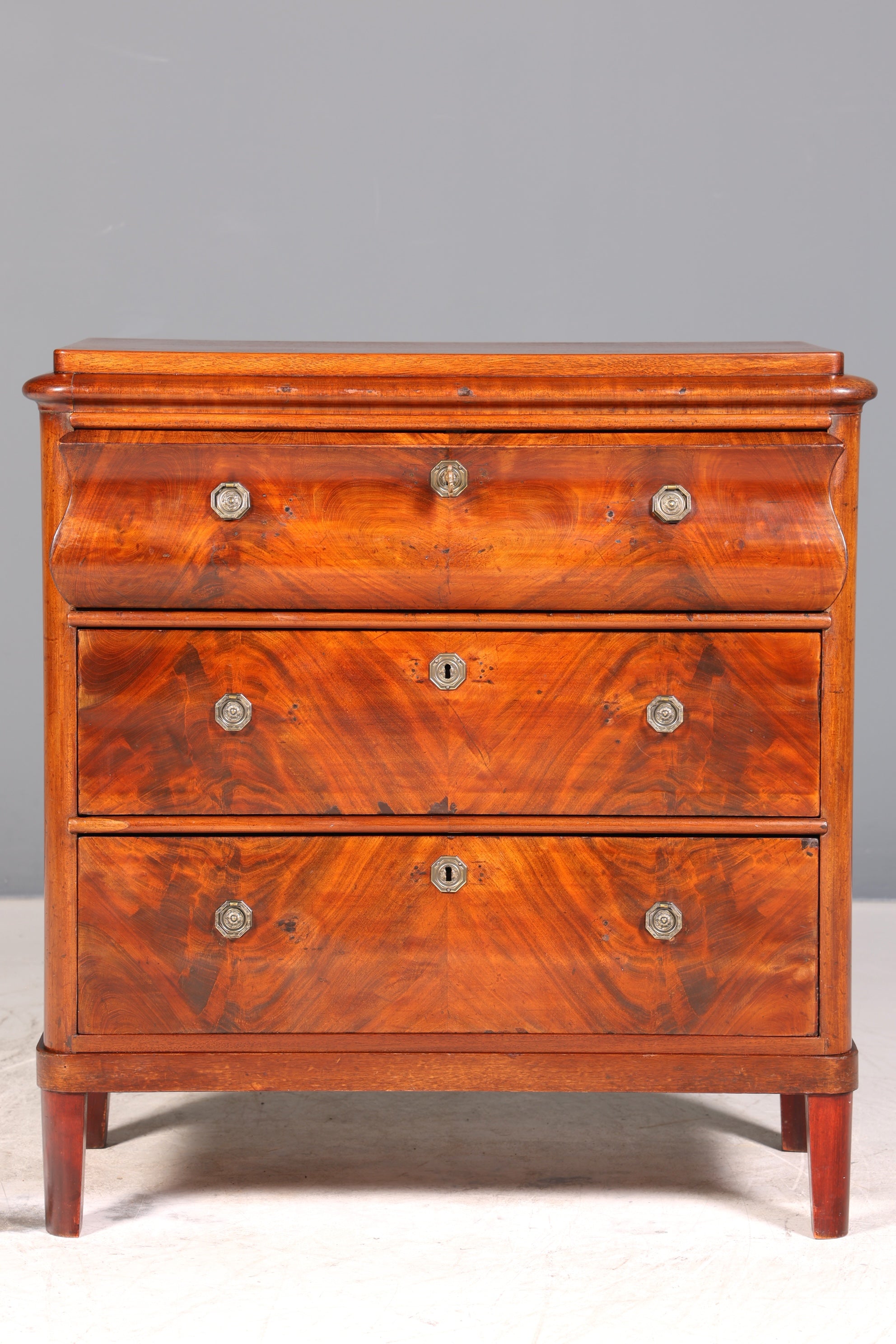 Traumhafte Louis Philippe Kommode Nussbaum Gründerzeit Schubladenkommode um 1890