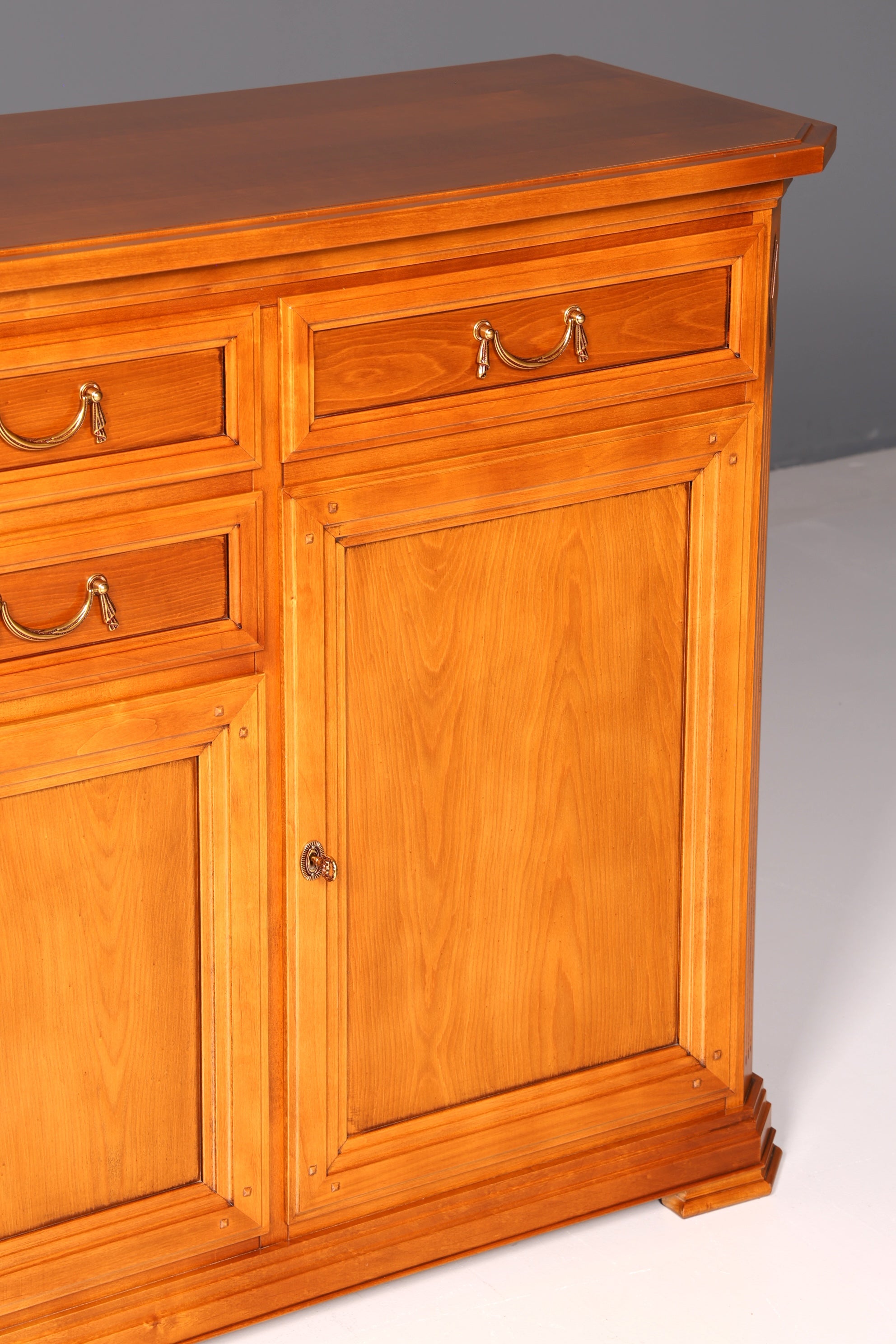 Traumhaftes Original Selva XXL Sideboard Antik Stil Villa Borghese Schrank Kommode Buffet