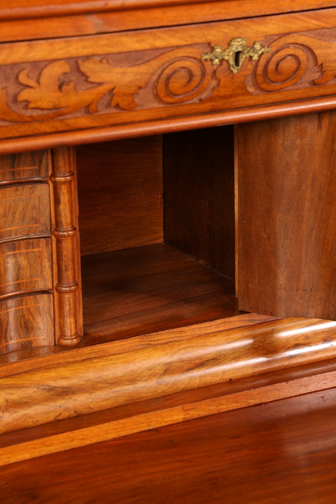 Stilvoller Gründerzeit Sekretär Vertiko Nussbaum Highboard Louis Philippe Kommode Sekretär Schrank um 1880