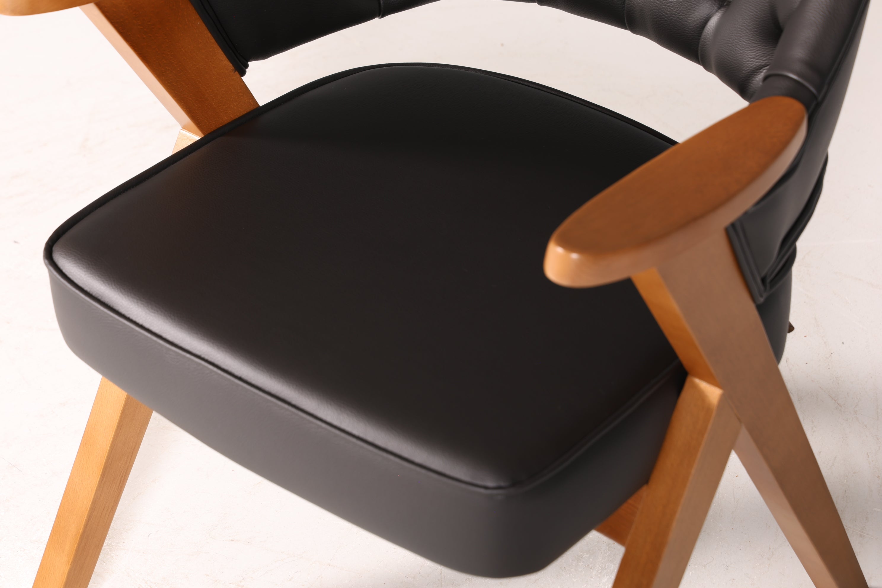 Luxuriöser "Manchester Black" Stuhl Chesterfield Stil  Bürostuhl Esszimmerstuhl Lounge Stuhl