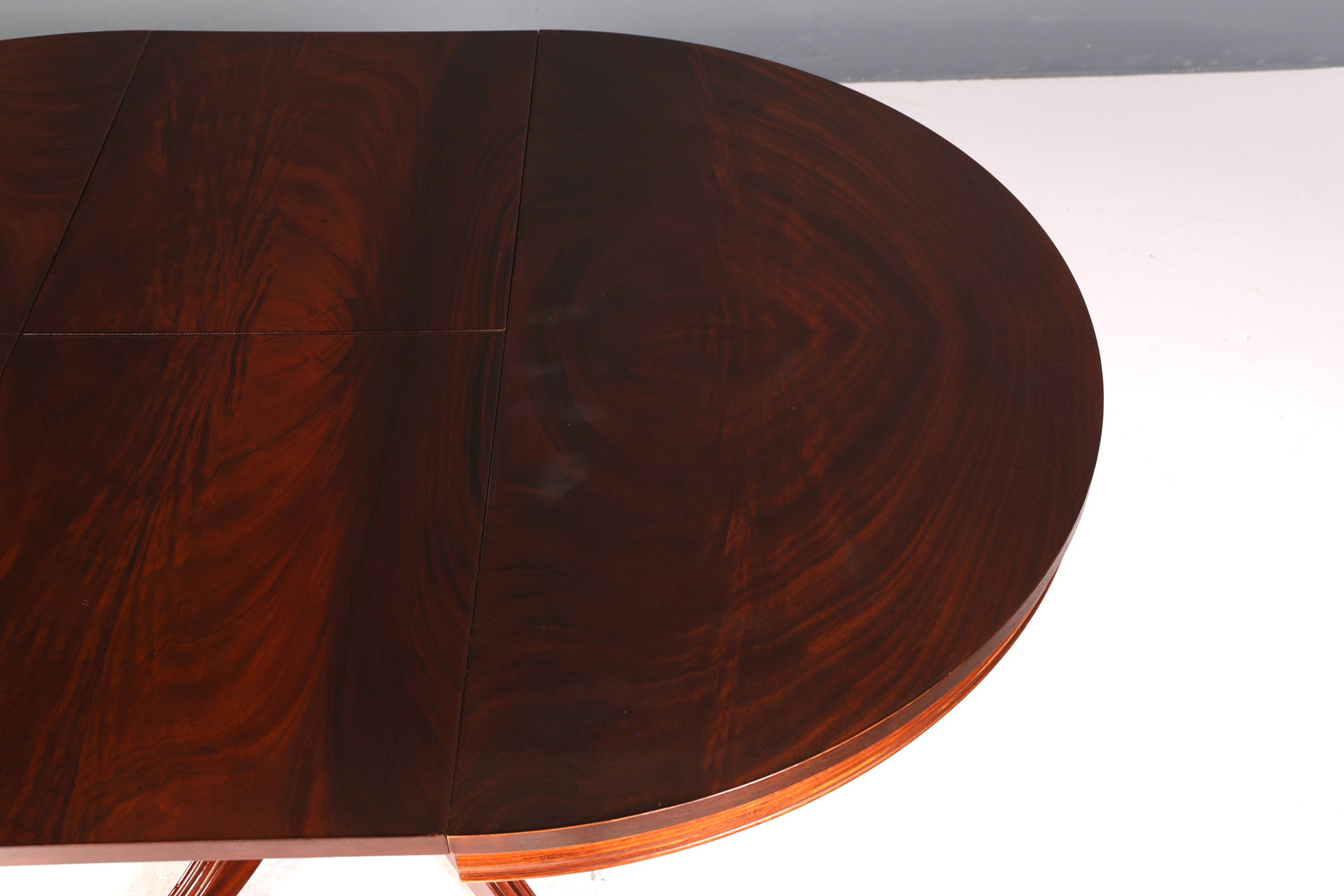 Belle table de salle à manger extensible anglaise, style antique, table de cuisine des années 60