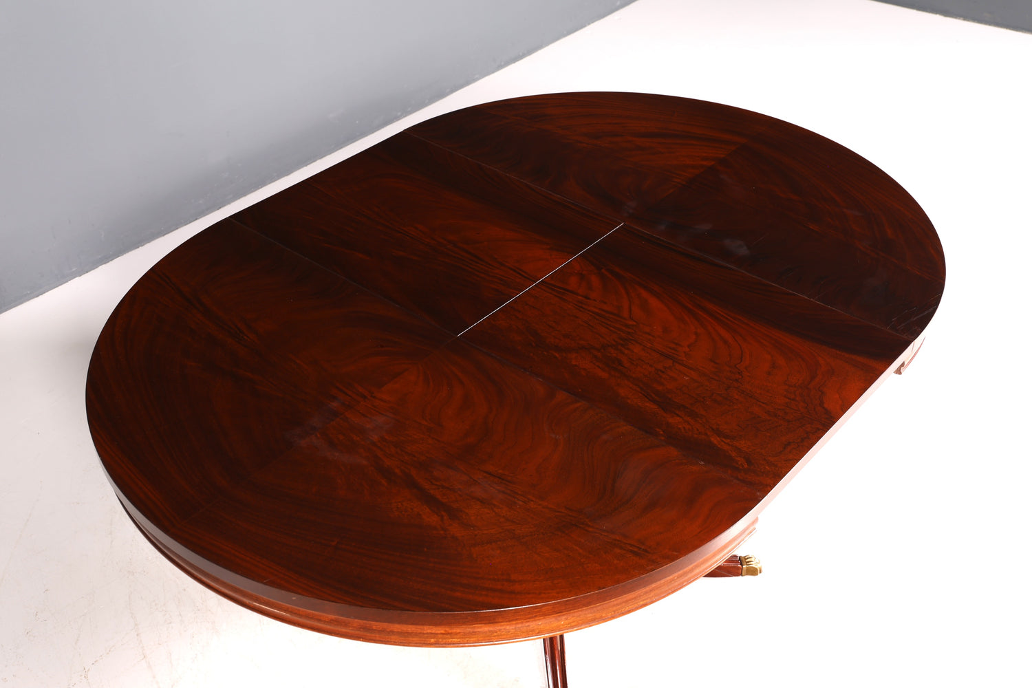 Belle table de salle à manger extensible anglaise, style antique, table de cuisine des années 60