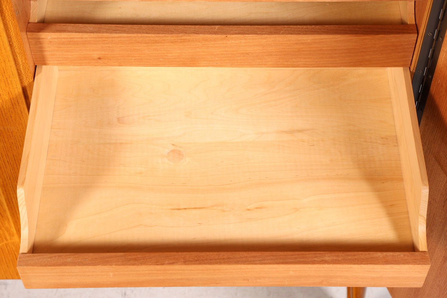 Magnifique meuble de style mid-century, armoire à linge des années 1960, classeur, commode