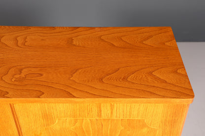 Magnifique meuble de style mid-century, armoire à linge des années 1960, classeur, commode