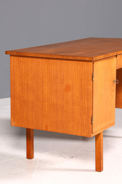 Magnifique bureau vintage de style danois, design des années 50, en bois de teck.