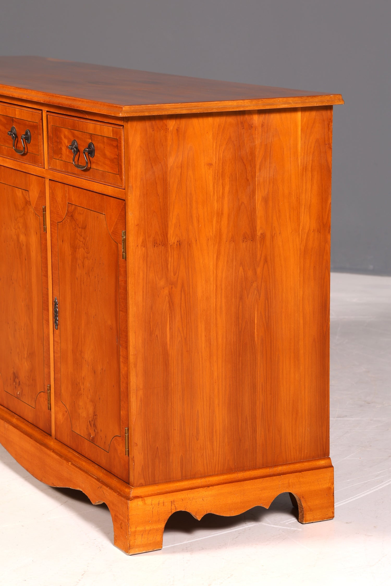 G204 Finish cm Wunderschönes Englisches Sideboard Eibe Schrank Antik Stil Buffetschrank Kommode (Kopie)