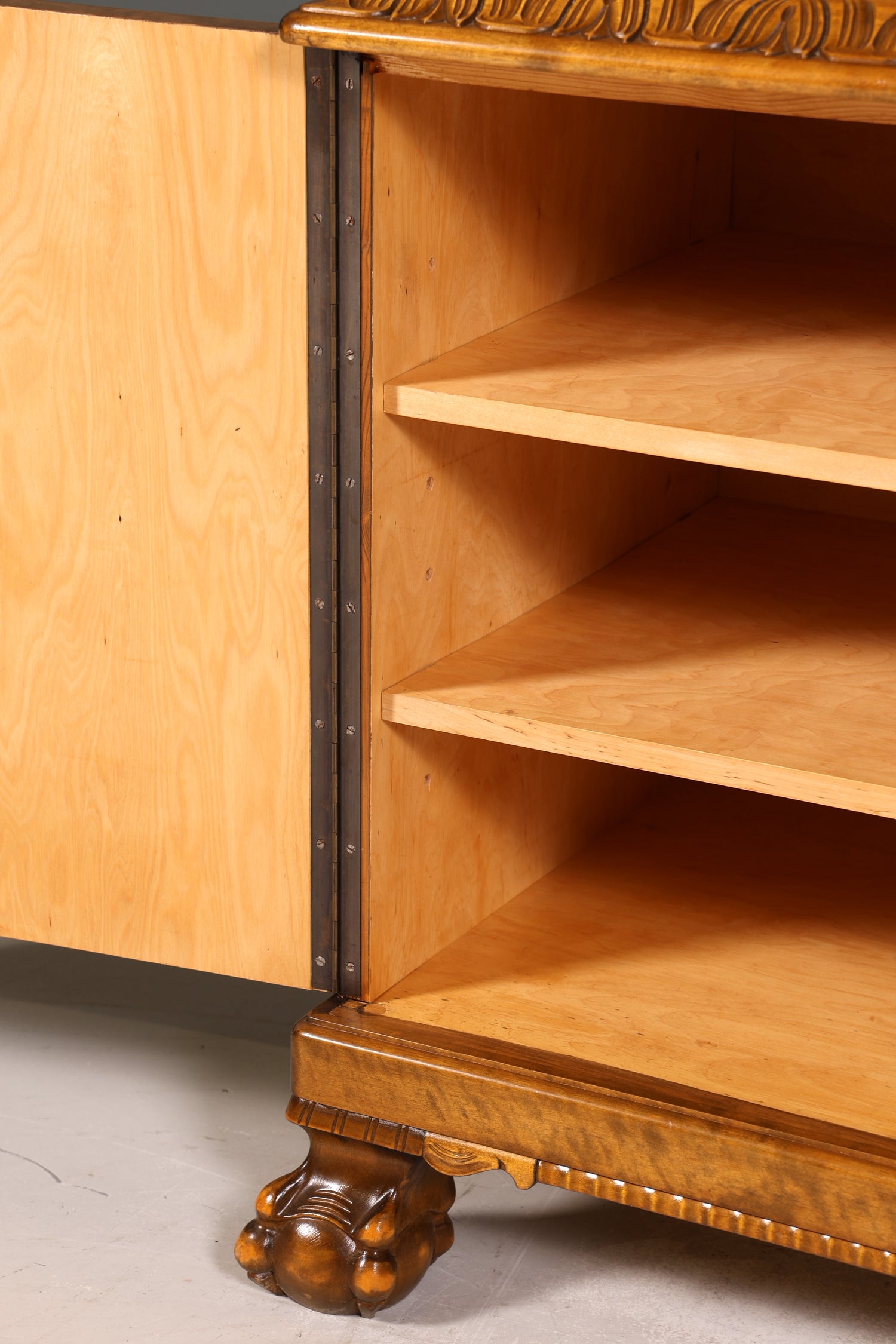 Traumhafter Chippendale Schrank Barock Stil Vertiko Highboard Englisch Antik 50s 60s Kommode