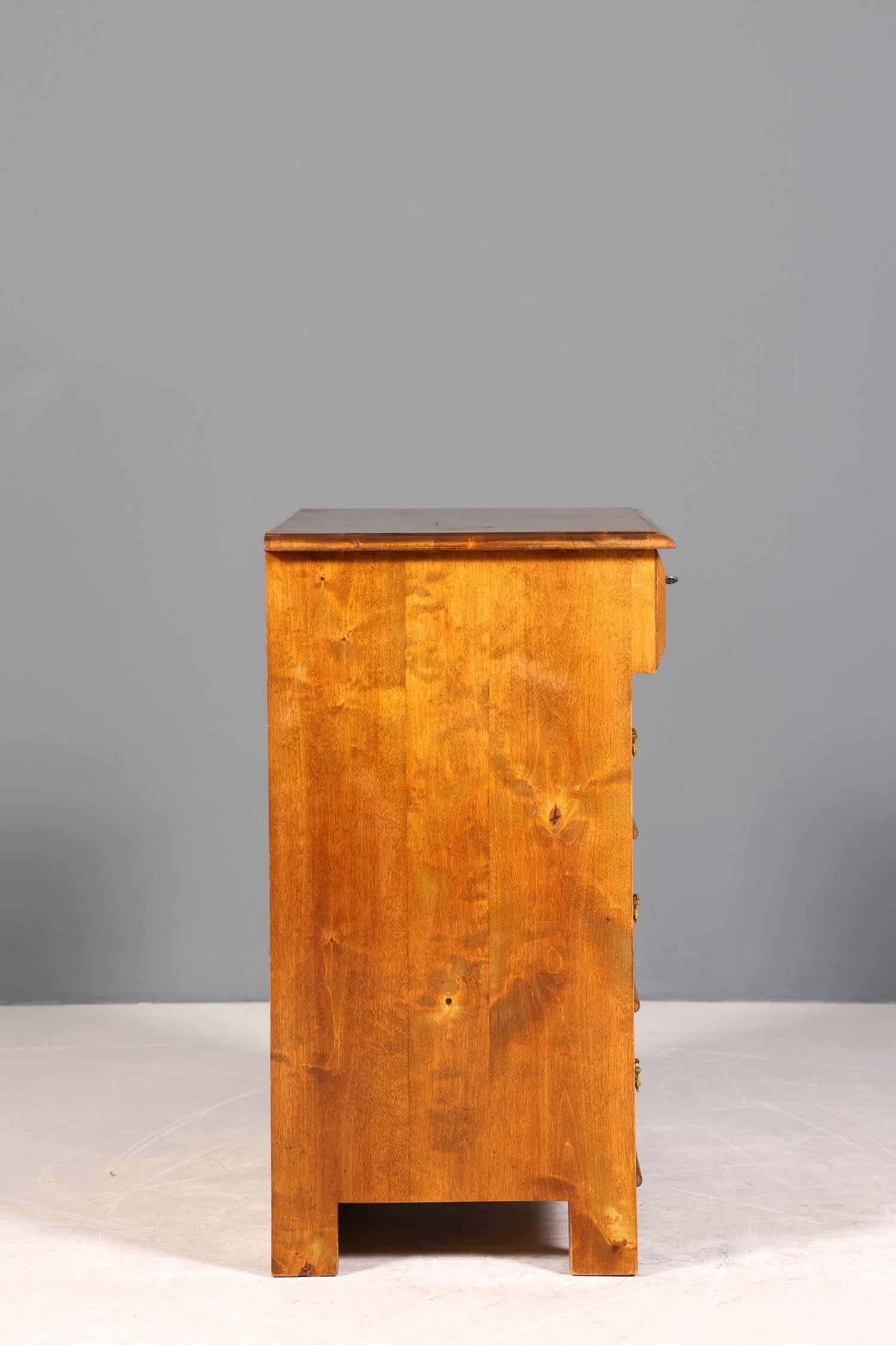 Stilvolle Gründerzeit Kommode Louis Philippe Nussbaum Sideboard um 1880 Antik Schubladenkommode