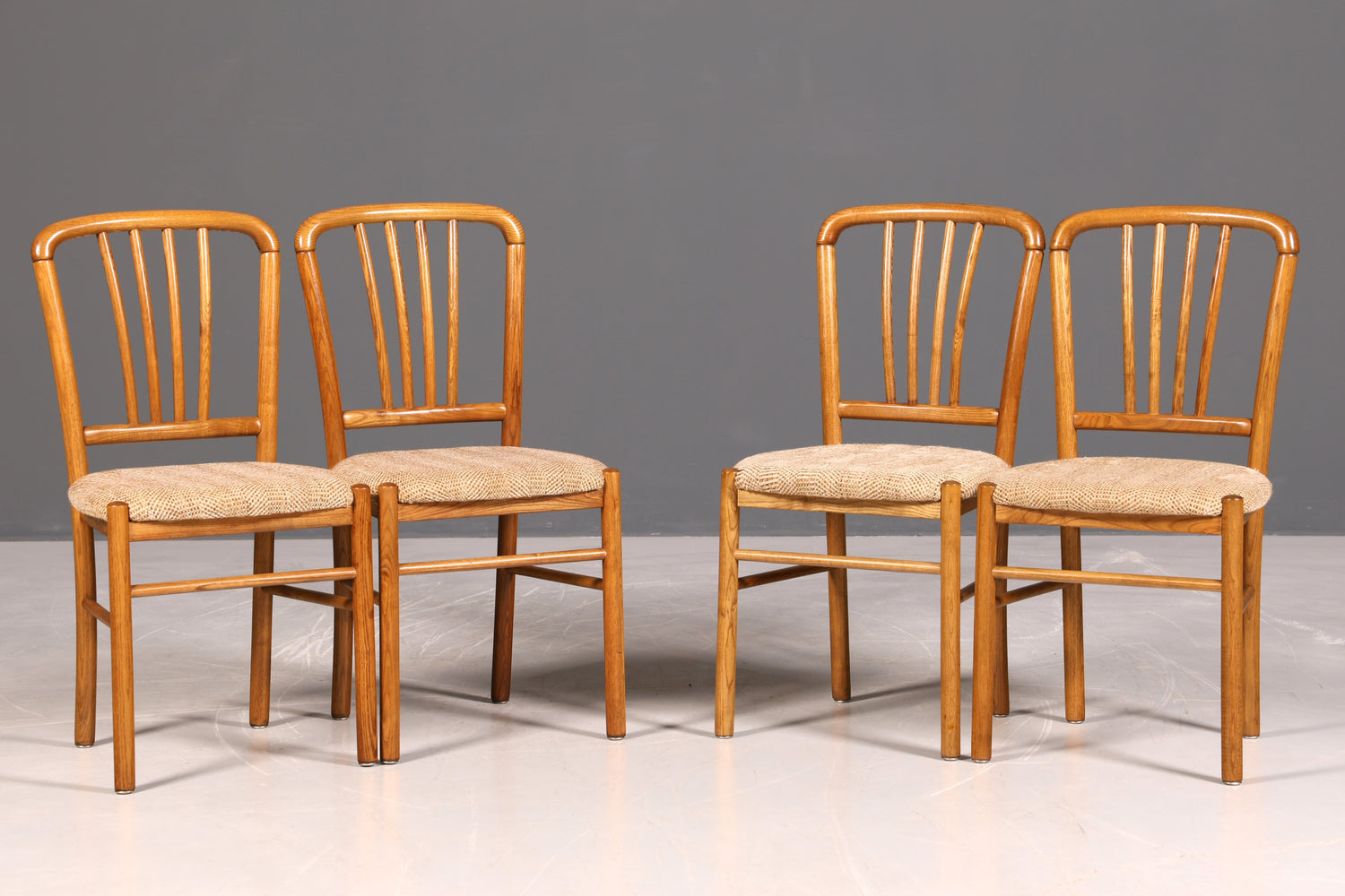 4x Schlichte Mid Century Stühle Retro Stuhlset Danish Design Küchenstühle Esszimmer Stühle