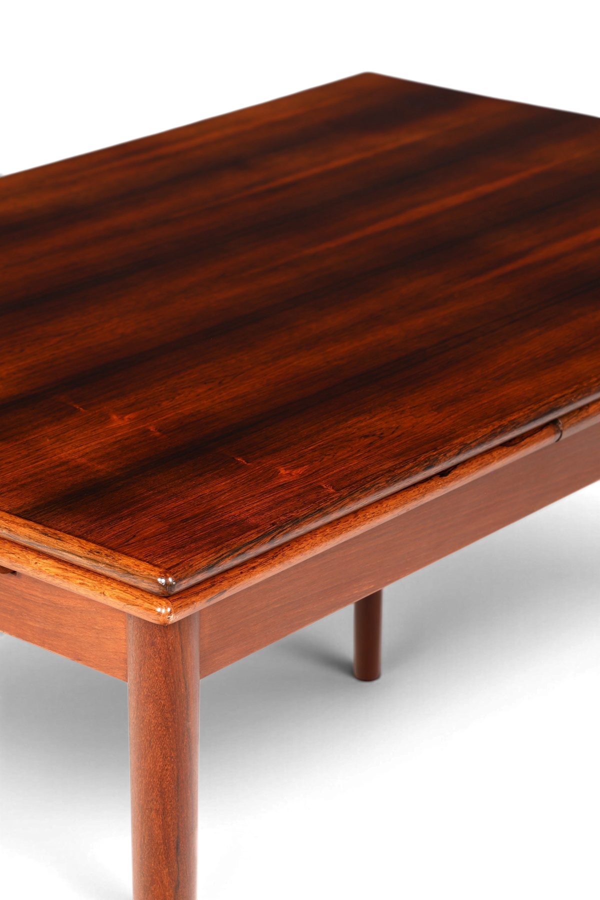 Hauptstadt Möblerei Mid Century Esstisch aus dunklem Palisanderholz mit markanter Maserung und Vintage-Design