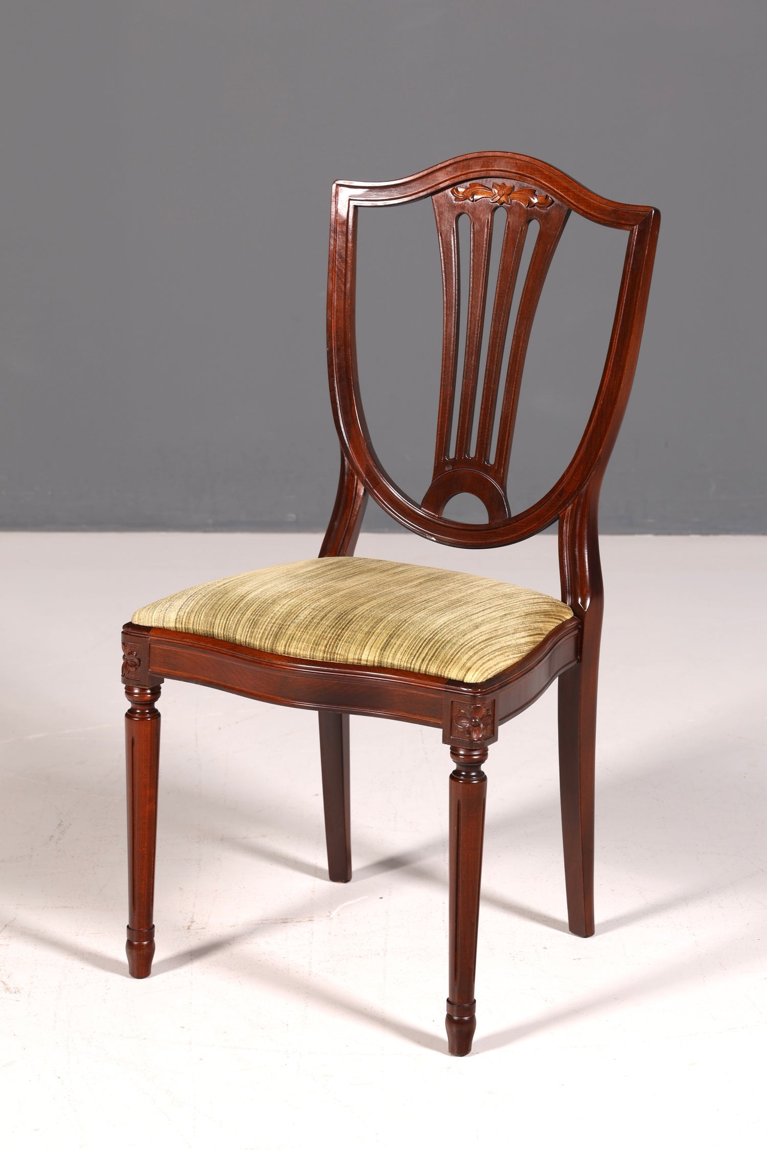 6x Traumhafte Stühle im Gustavianischen Stil Englisch Küchenstühle Antik Stuhl Set Esszimmer