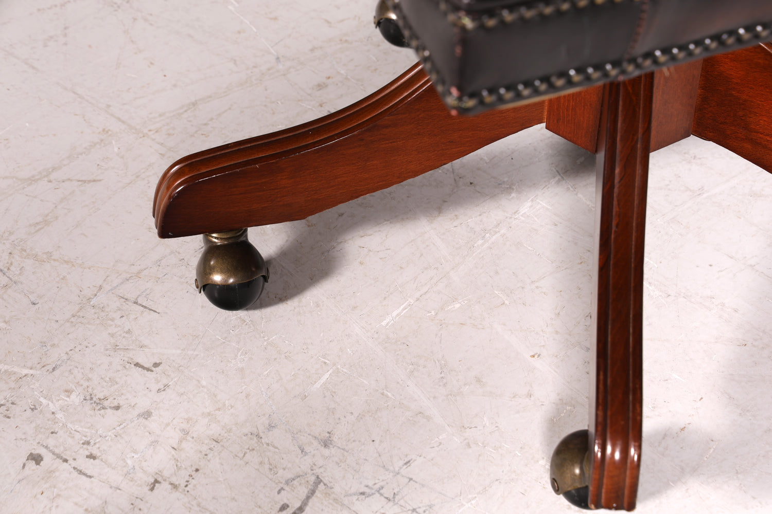 Magnifique fauteuil Chesterfield Centurion Captain d&