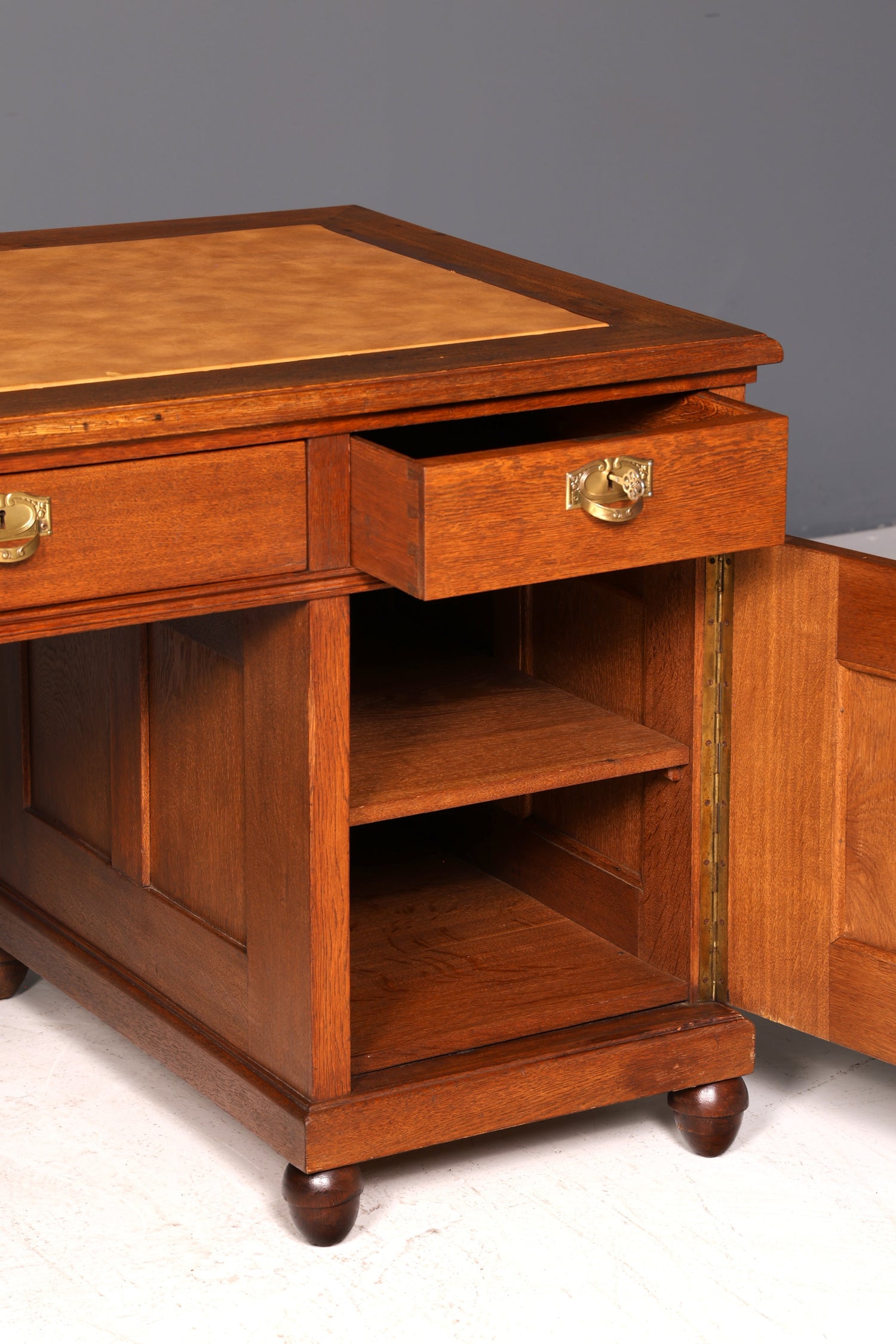 Traumhafter Jugendstil Schreibtisch Eiche Gründerzeit Bürotisch Echt Holz Desk Office Table Antik Vintage