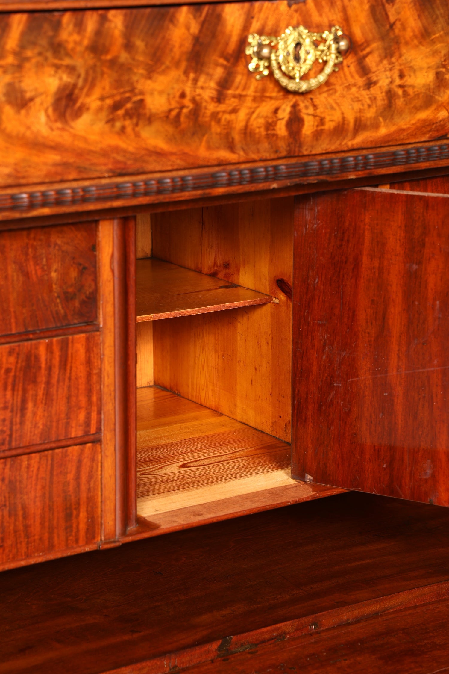 Stilvoller Louis Philippe Sekretär Vertiko Gründerzeit Kommode Schubladenkommode Antik um 1880 Chiffoniere