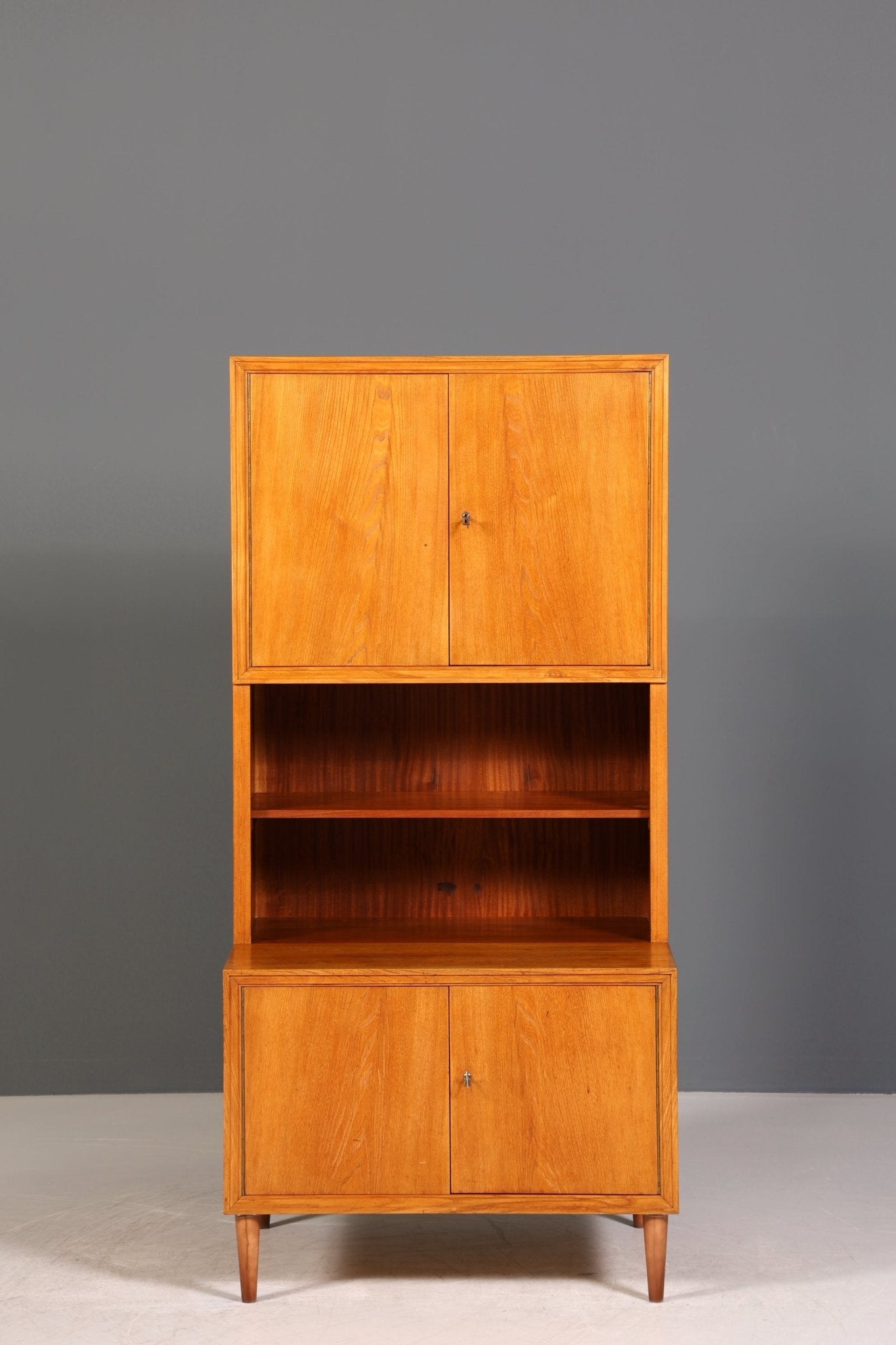 Schlichter Mid Century Schrank Danish Design Regal Retro Nussbaum 60s Bücherregal Buchablage