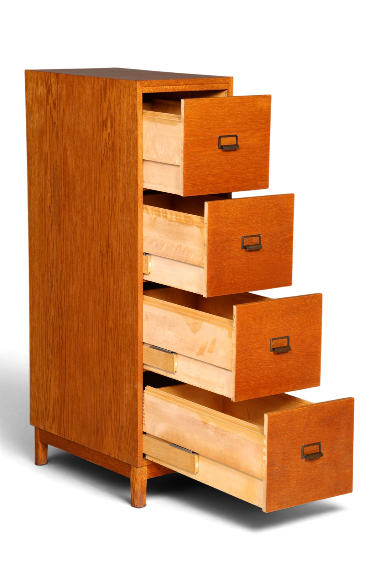 Hauptstadt Möblerei Mid Century Aktenschrank aus massivem Holz mit vier Schubladen im Bauhaus-Stil