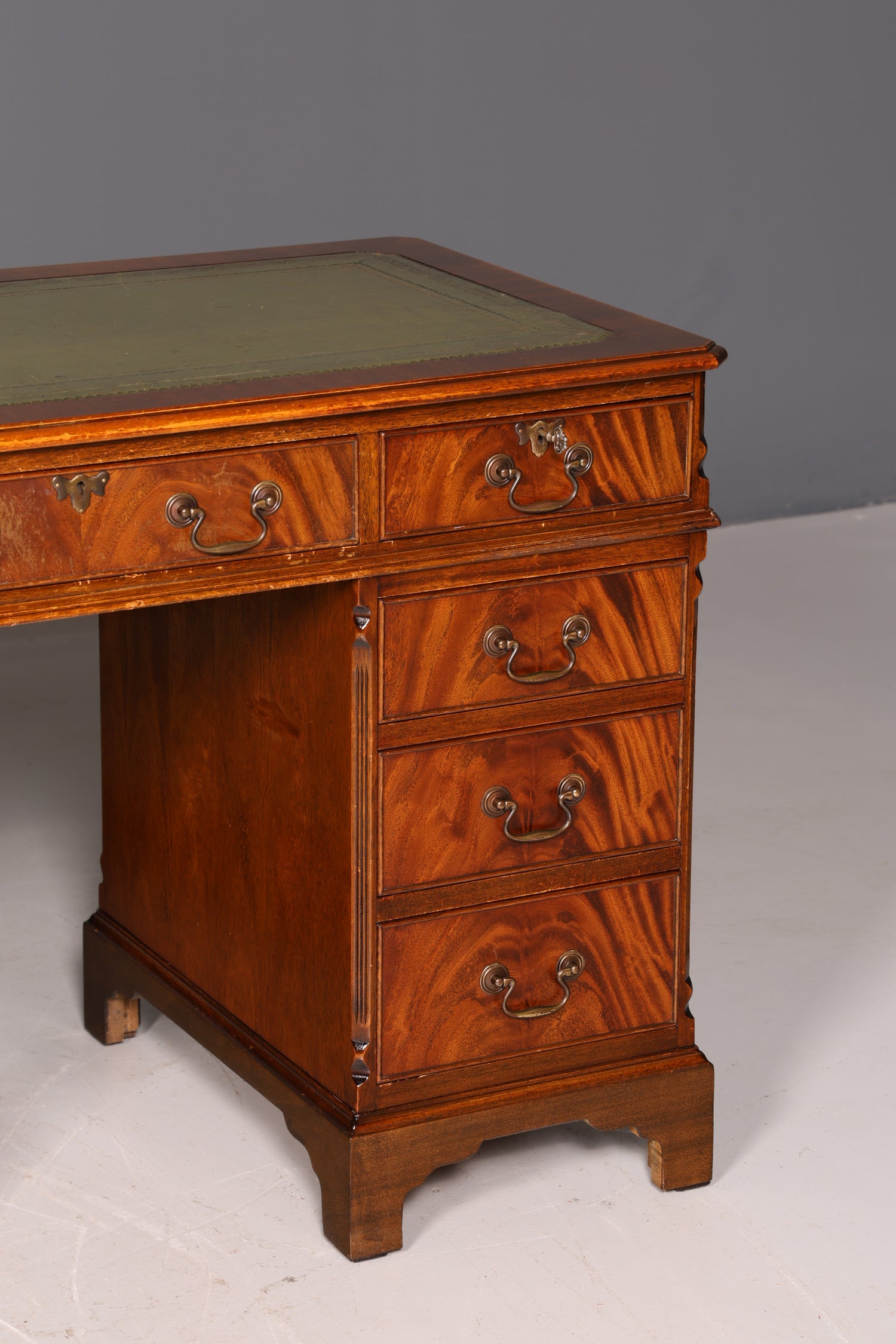 Wunderschöner Englischer Schreibtisch Mahagoni echt Lederauflage Bürotisch Antik Office Desk Vintage