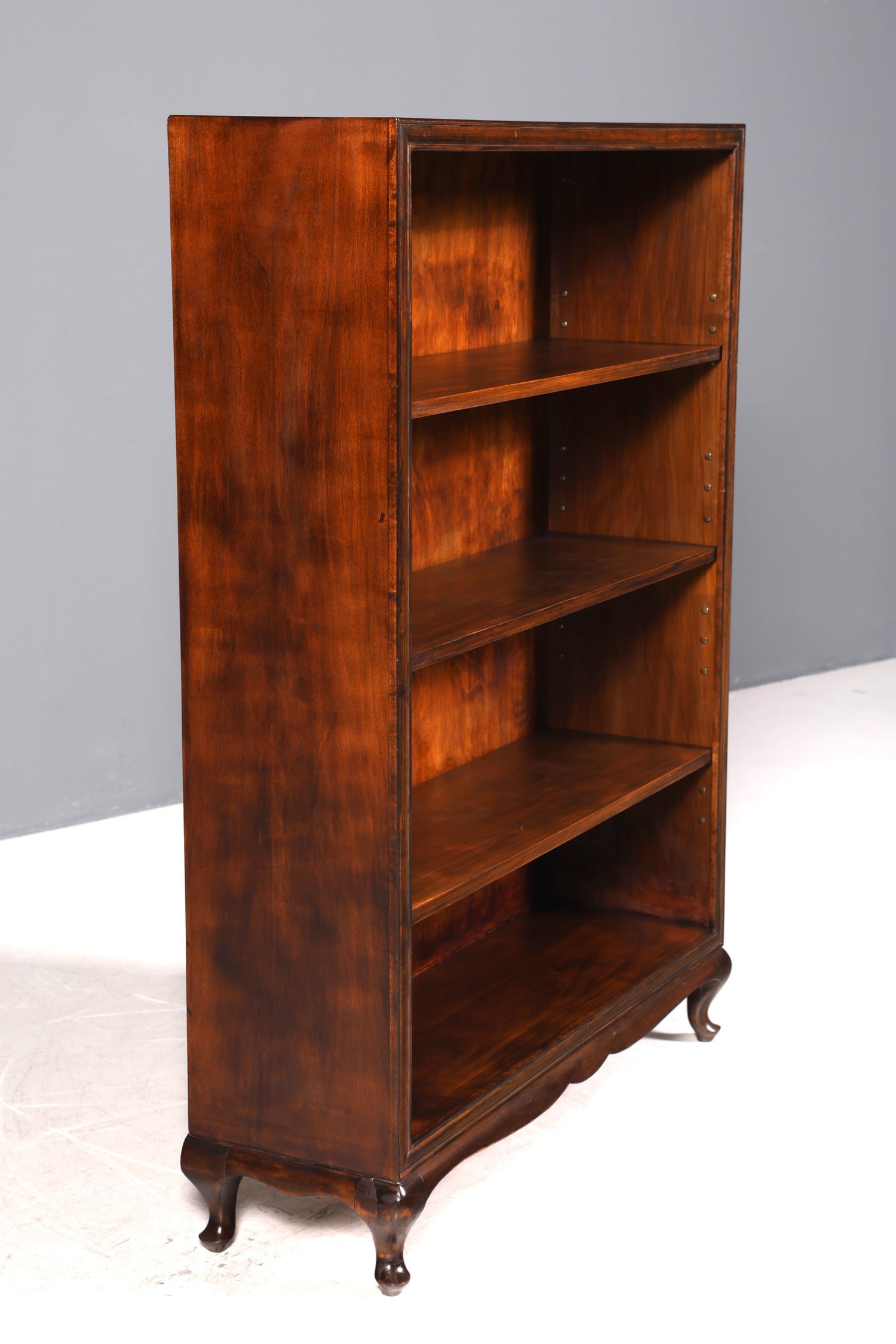 F691 Finition Belle étagère Chippendale, bois véritable, bibliothèque de style baroque