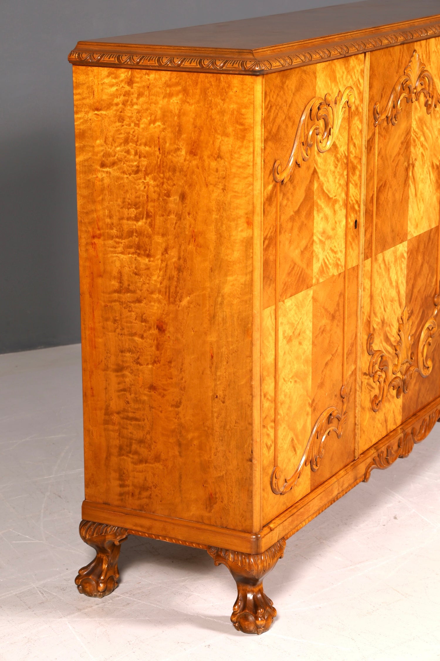 Traumhafter Chippendale Schrank Highboard Barock Stil Antik Sideboard 50s Kommode TV-Schrank 60s Massiv