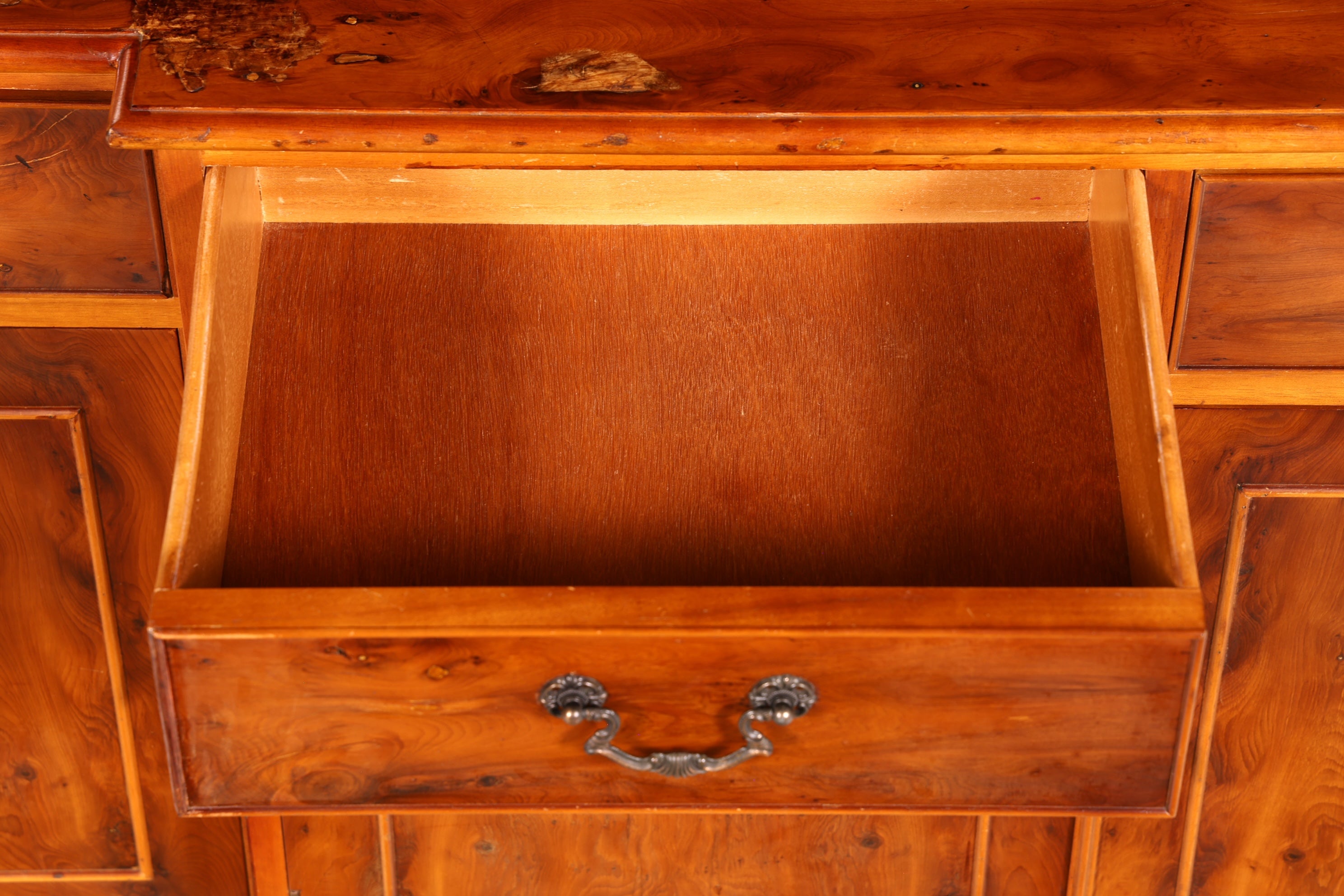 Wunderschöne Englische Vitrine Bücherschrank Buffet Antik Glasvitrine Bibliothek Vitrinenschrank Vintage