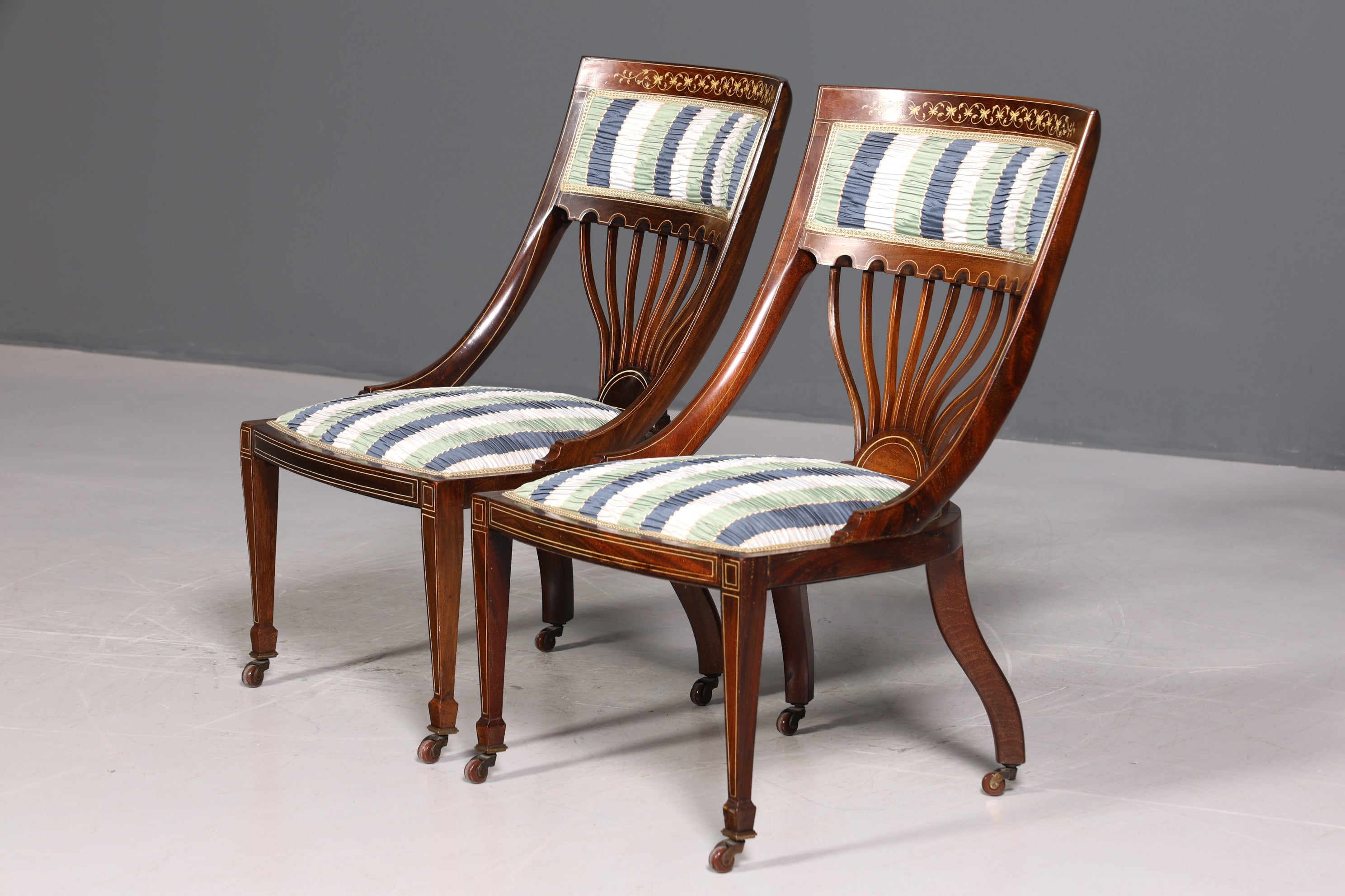 F695 Finition 2x Chaises anglaises élégantes, chaises de salle à manger anglaises, chaises de cuisine antiques des années 1960, ensemble de chaises