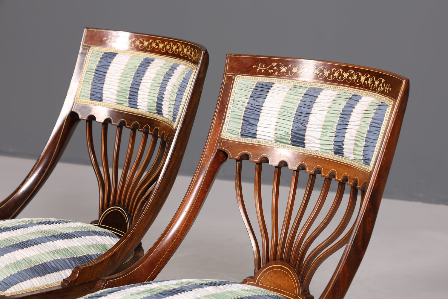 F695 Finition 2x Chaises anglaises élégantes, chaises de salle à manger anglaises, chaises de cuisine antiques des années 1960, ensemble de chaises