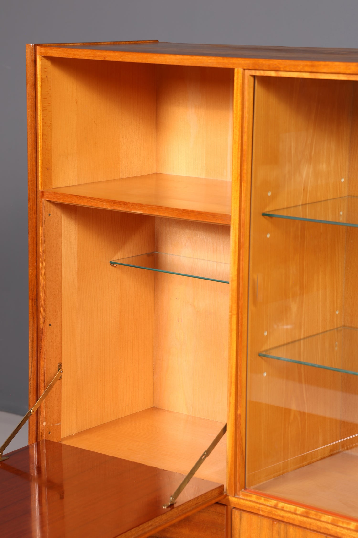 Wunderschöner Mid Century Schrank Vintage Highboard Vitrine Bücherschrank Wohnzimmerschrank Barschrank echt Holz 60er