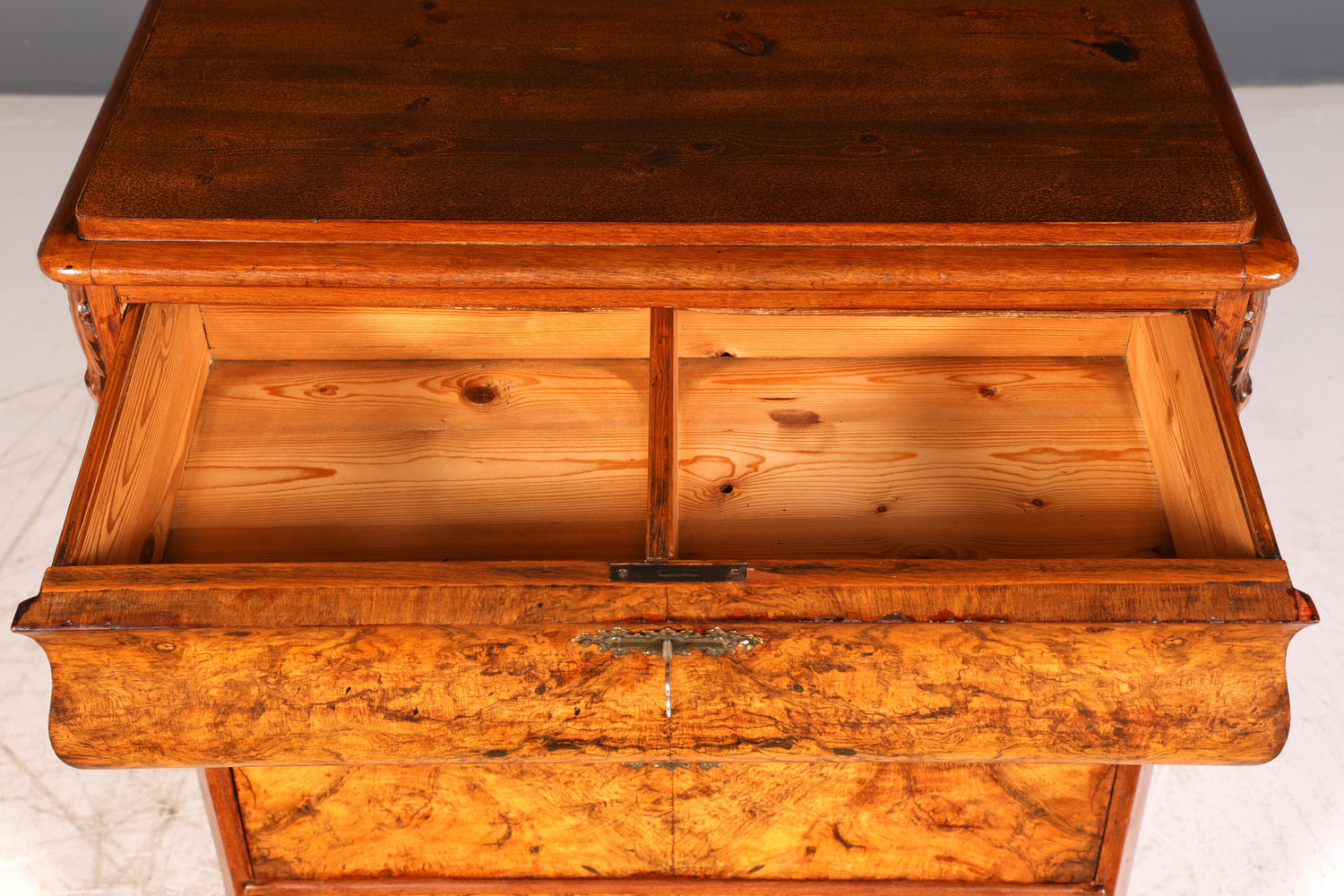 Traumhafte Louis Philippe Kommode Antik Schubladenkommode Vertiko Wäschekommode Highboard Massivholz