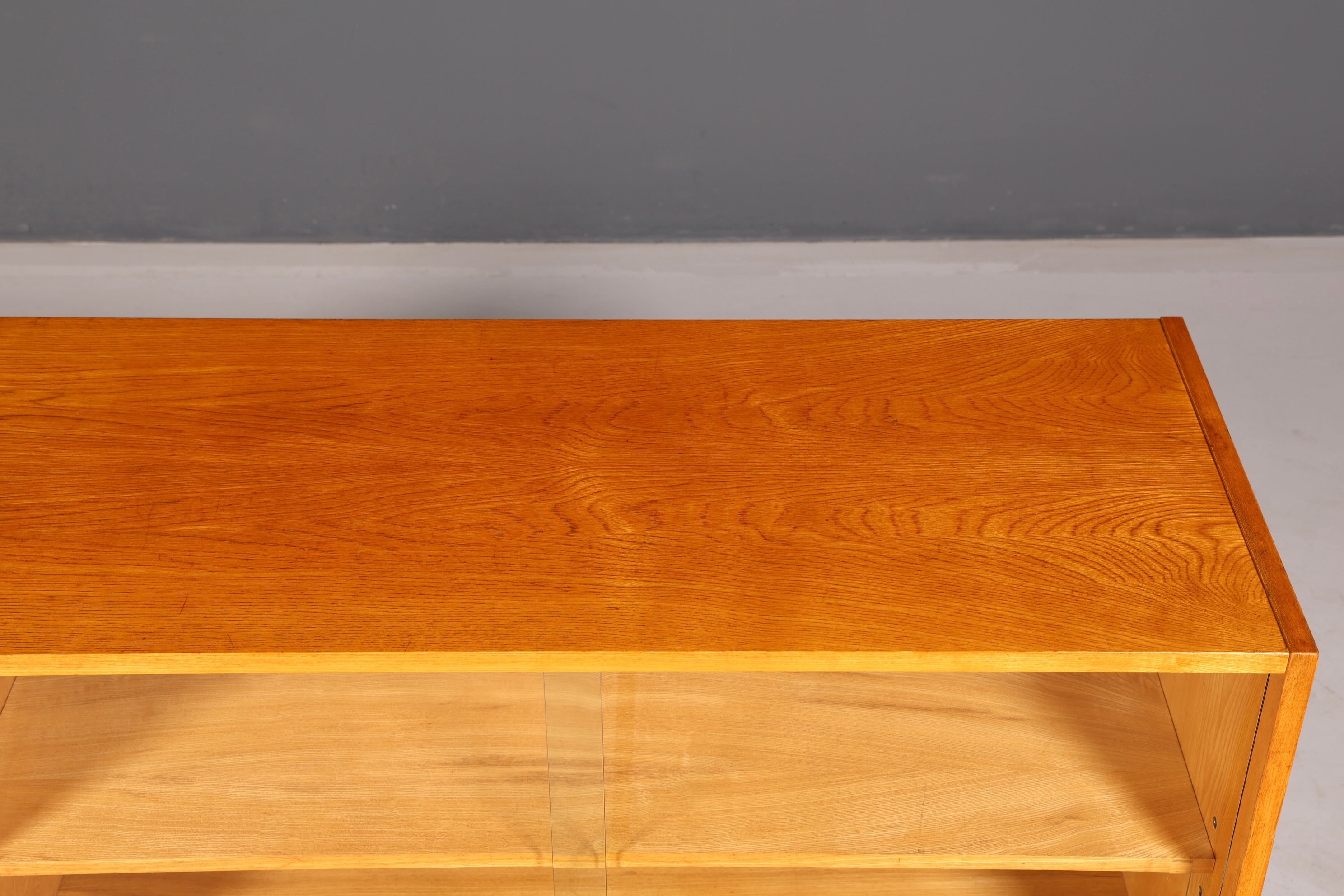 Wunderschönes Original Hellerau Franz Ehrlich Sideboard Modell 602 Mid Century Vitrine Anrichte VEB echt Holz