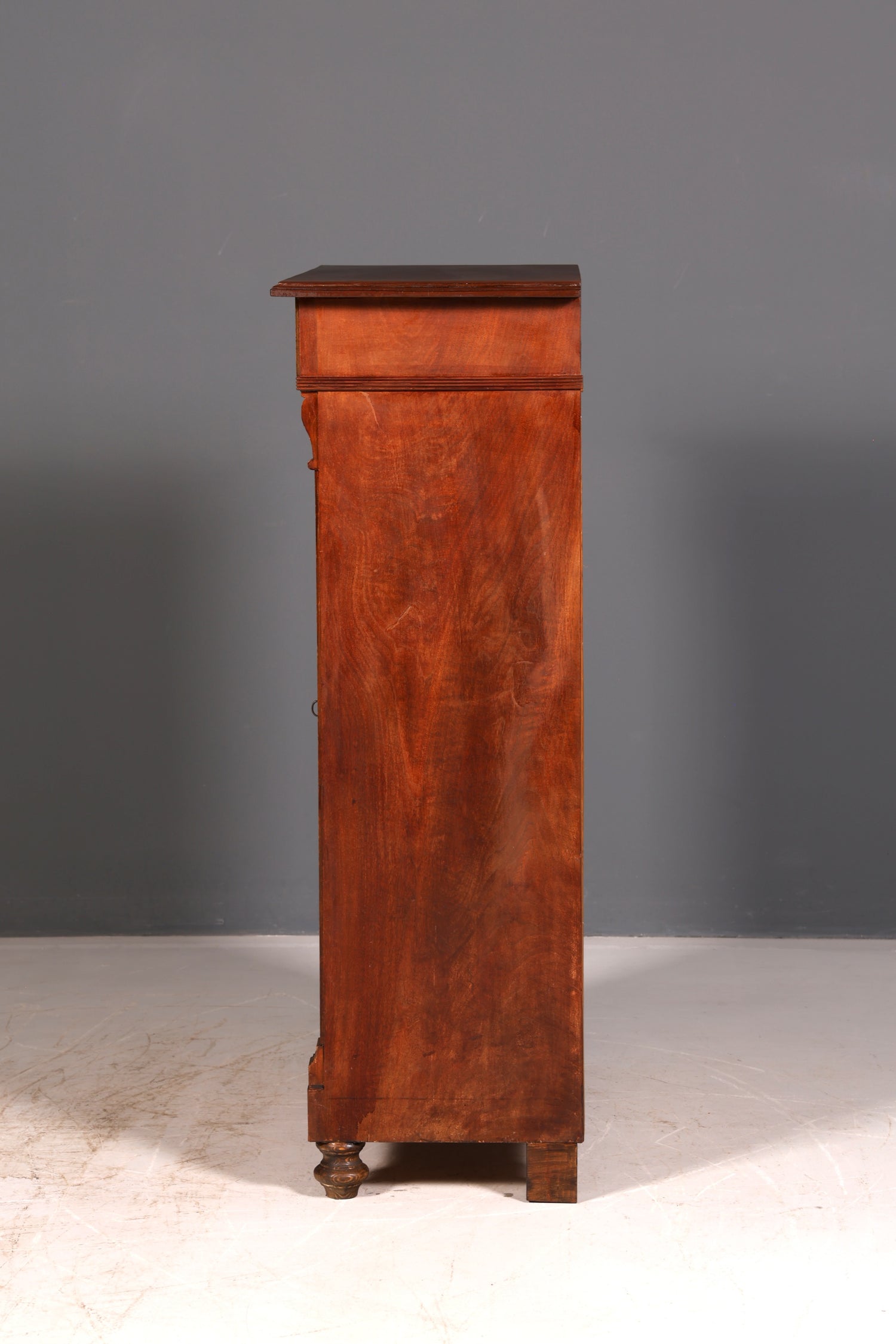 Magnifique meuble de rangement Art nouveau de l’époque Gründerzeit, armoire antique, meuble haut, commode, buffet vintage