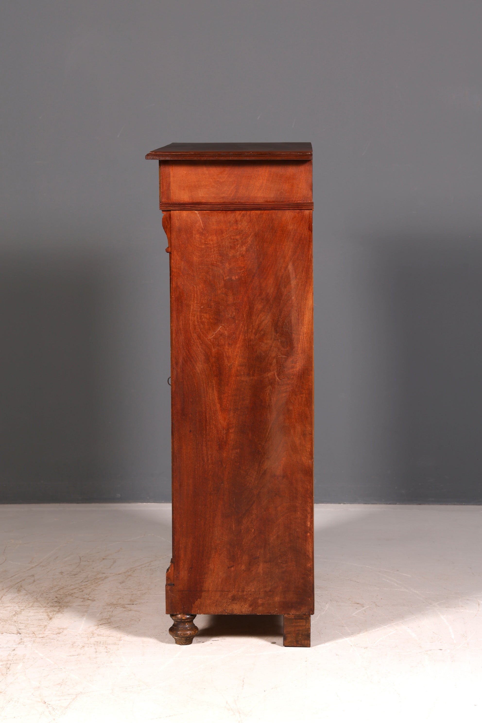 Magnifique meuble de rangement Art nouveau de l’époque Gründerzeit, armoire antique, meuble haut, commode, buffet vintage