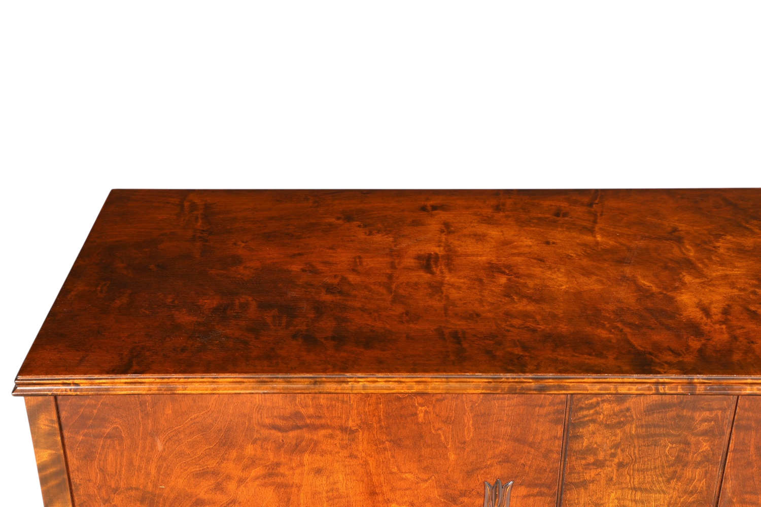 Hauptstadt Möblerei Art Deco Schrank aus massivem Holz mit markanter, edler Maserung und eleganter Oberfläche